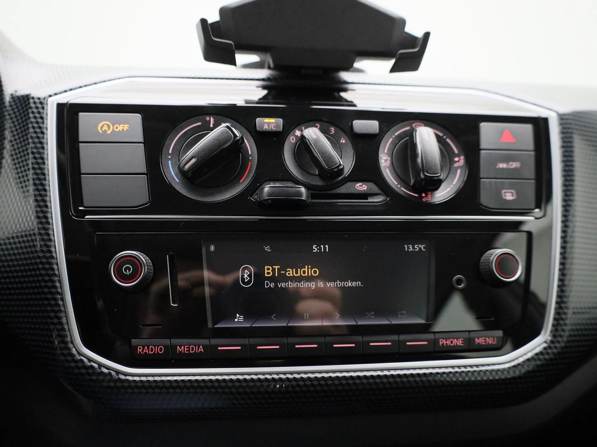 Volkswagen-up!-image-15