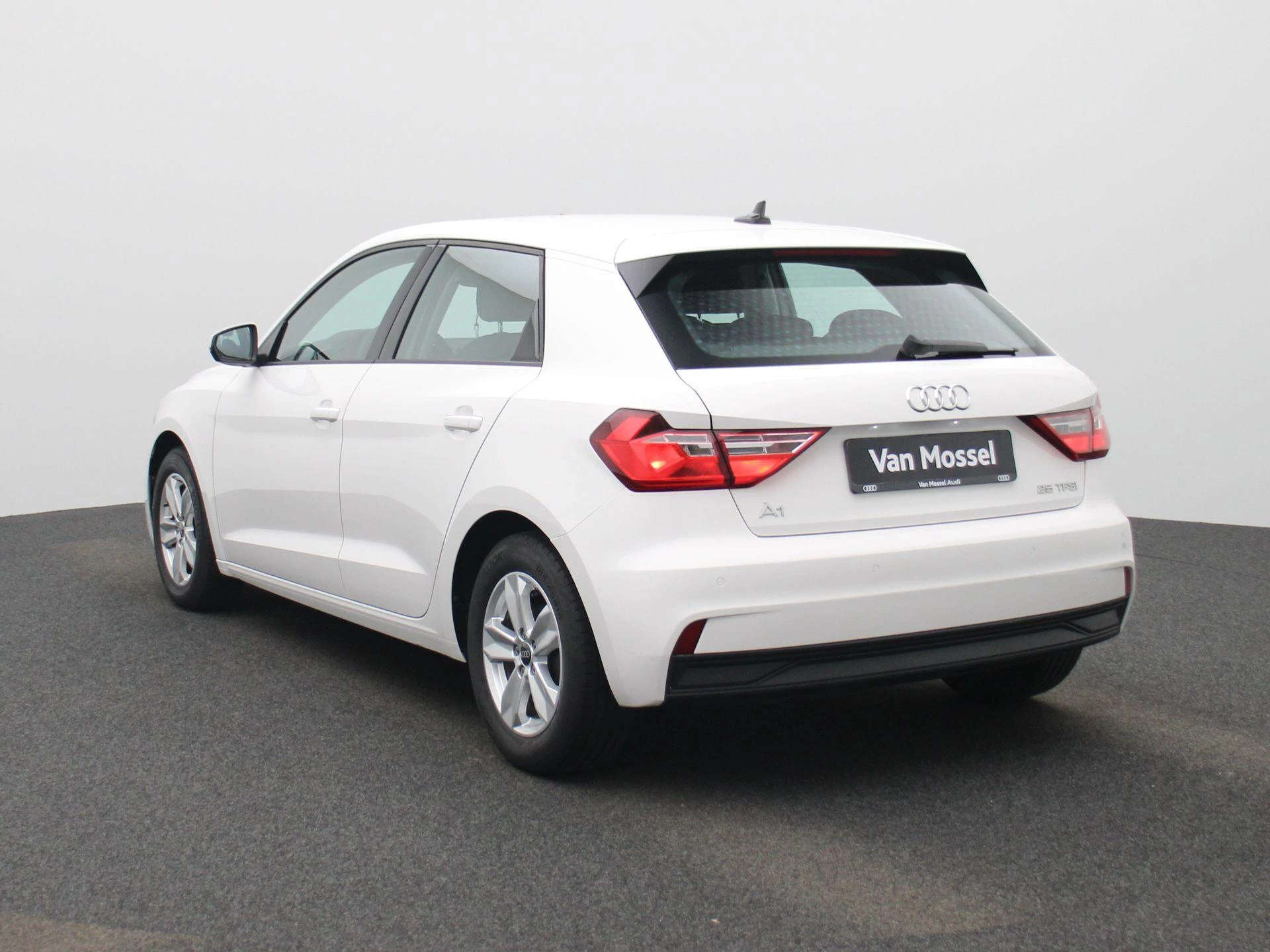 Audi-A1 Sportback-image-2