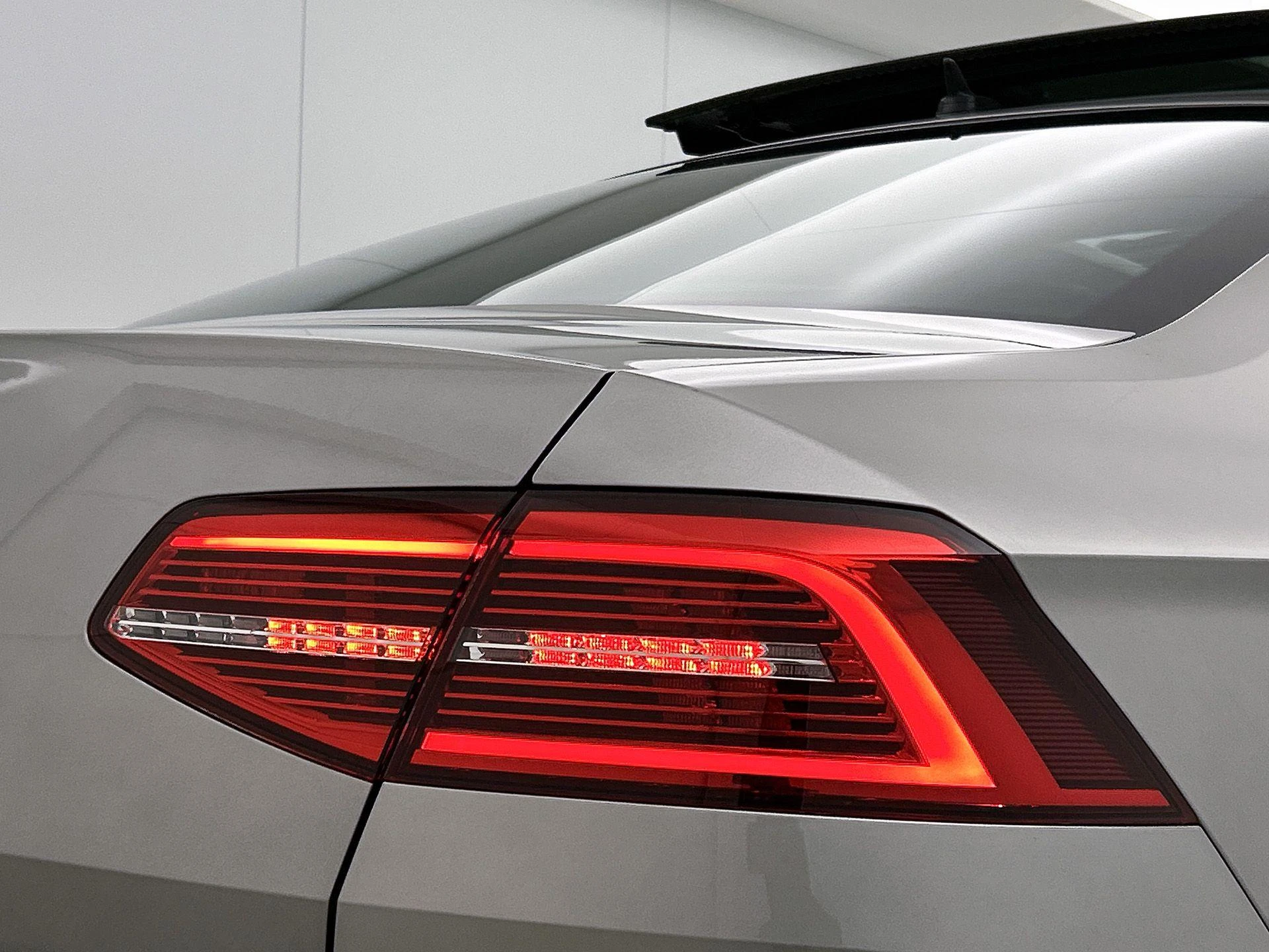 Volkswagen-Passat-image-22