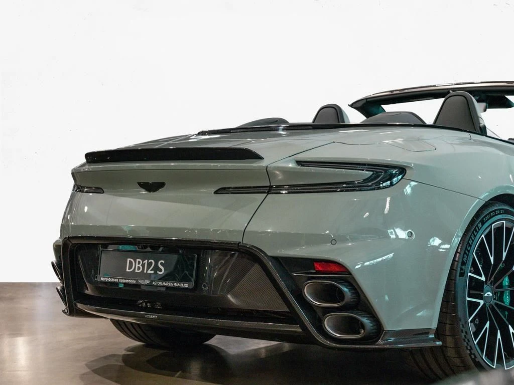 Aston Martin-DB12-image-9