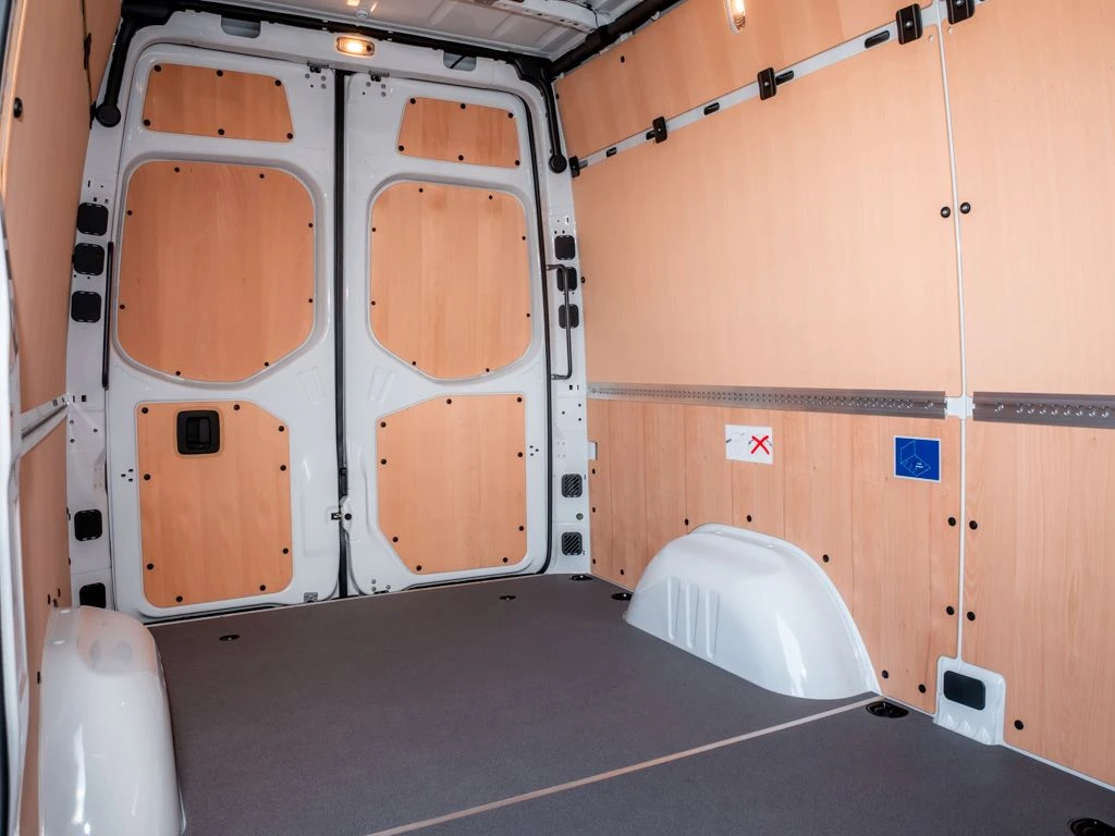 Mercedes-Benz-Sprinter 319-image-12