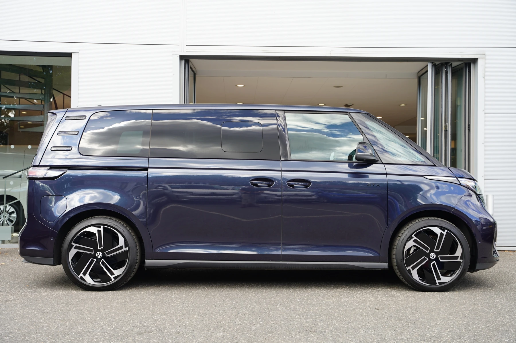 Volkswagen-ID. Buzz-image-3