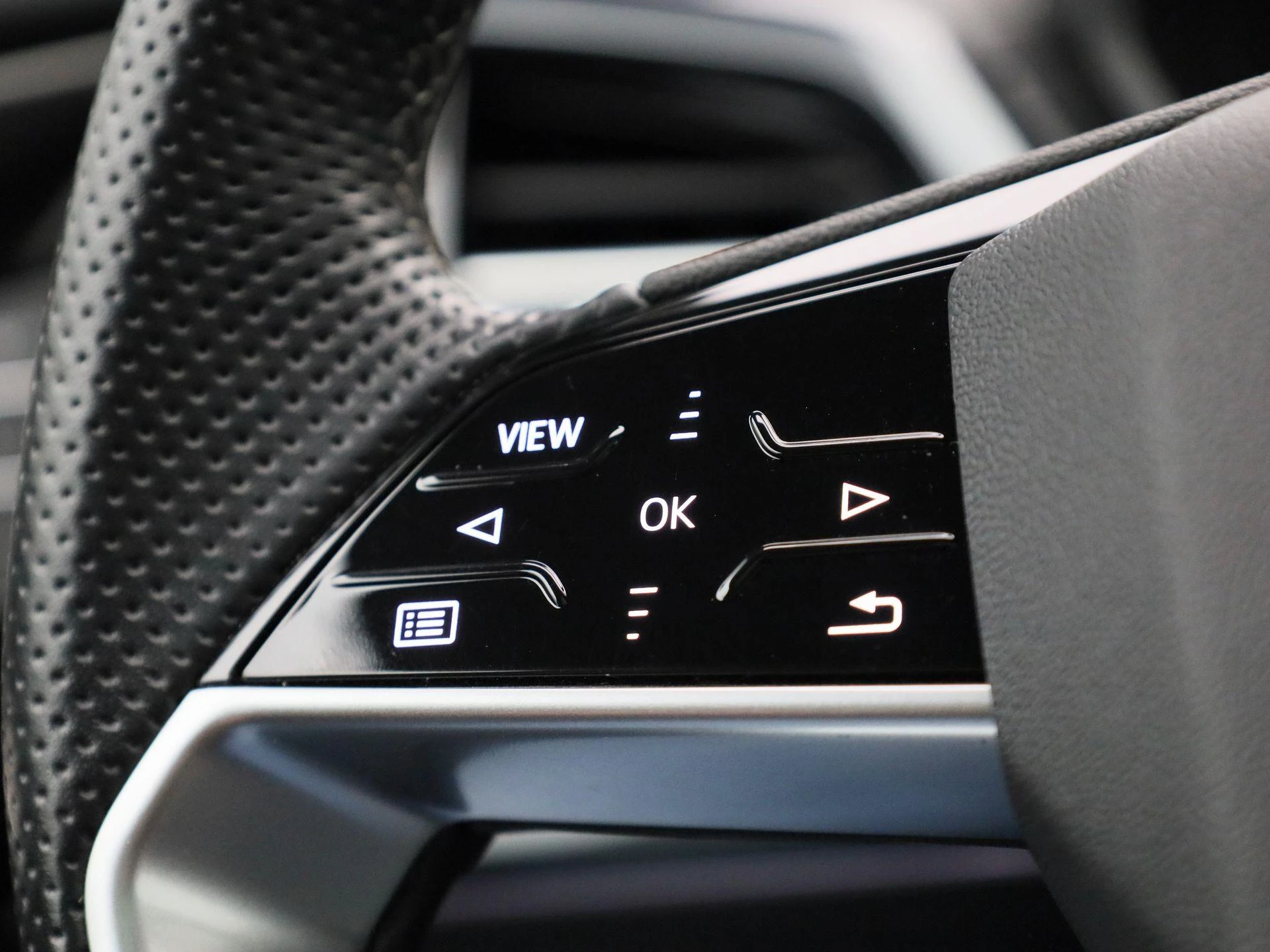 Audi-Q4 e-tron-image-19