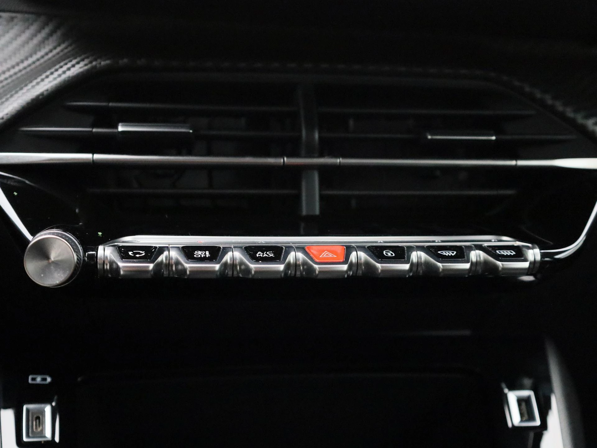 Peugeot-208-image-16