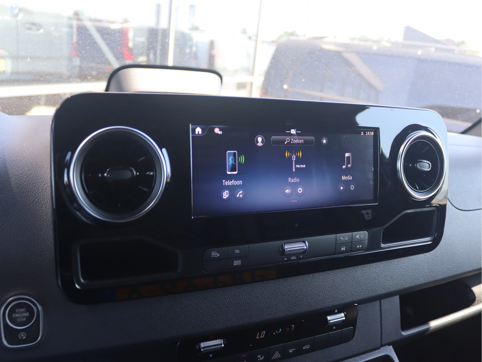 Mercedes-Benz-Sprinter-image-8