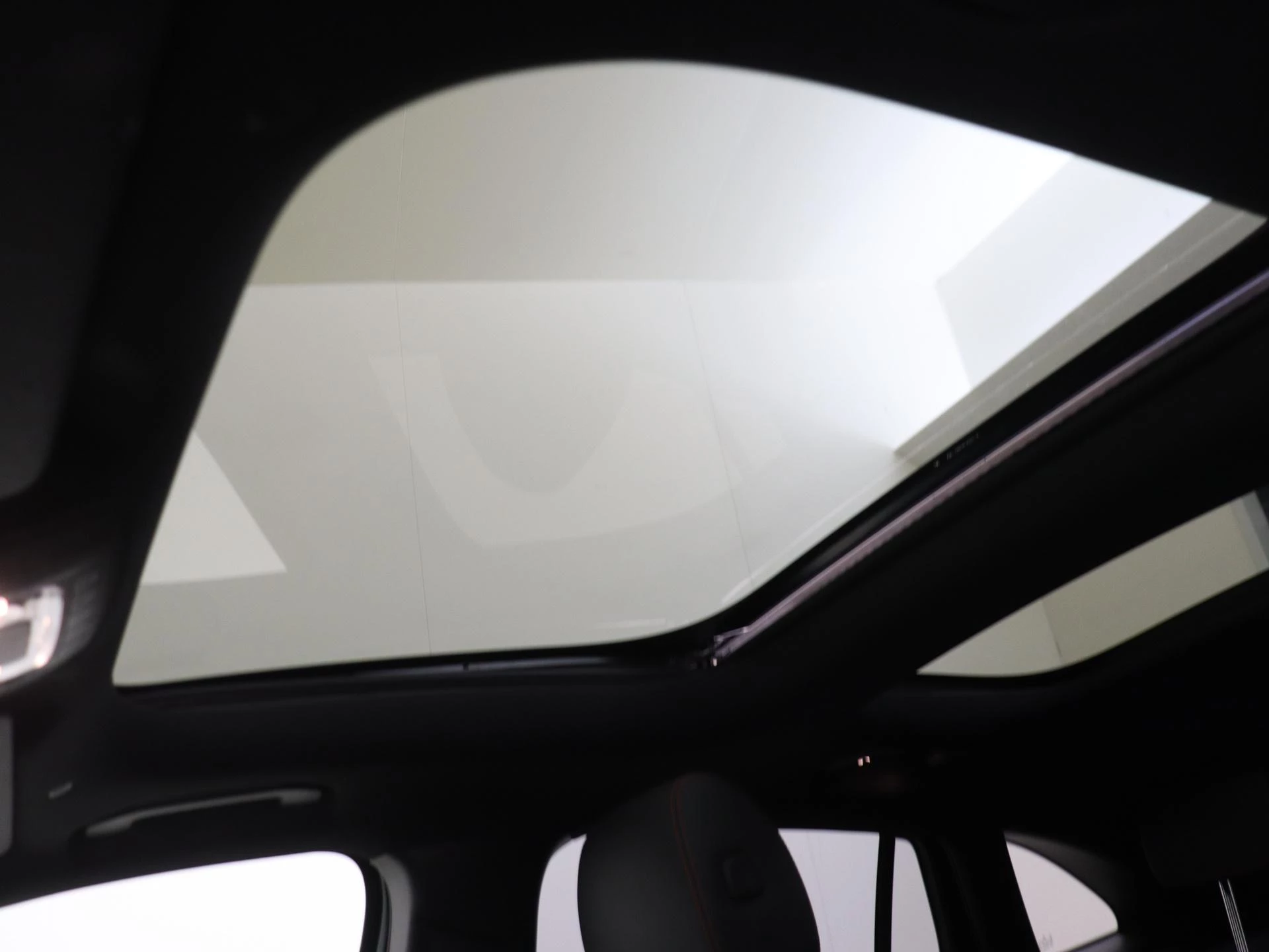 Mercedes-Benz-EQA-image-27