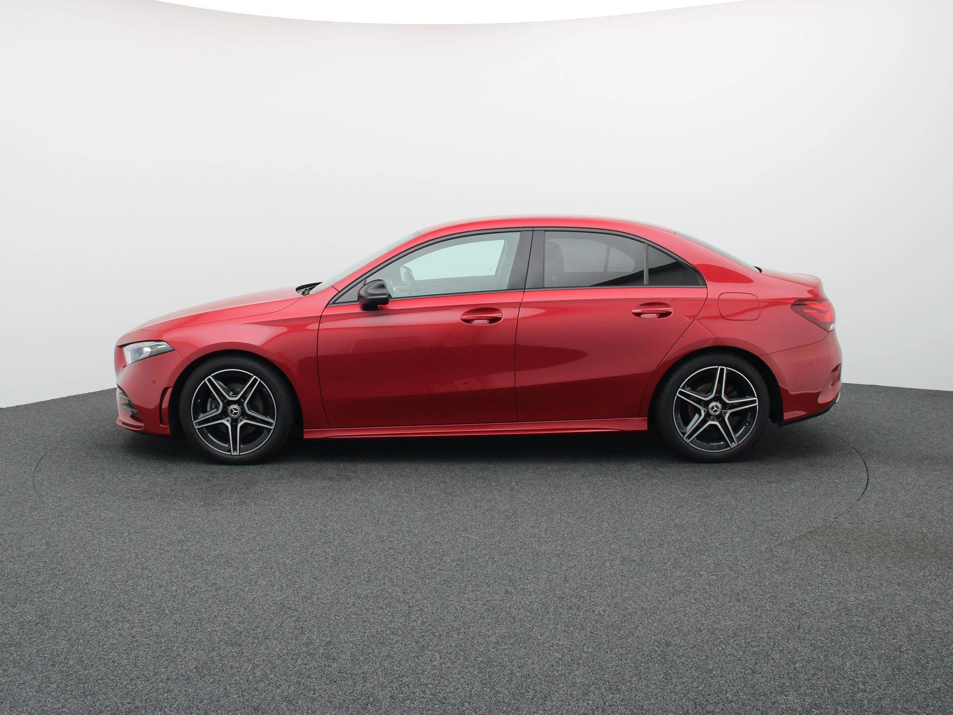 Mercedes-Benz Classe A 180 AMG Line Sedan + NIGHTPAKKET + LED + CAMERA +
