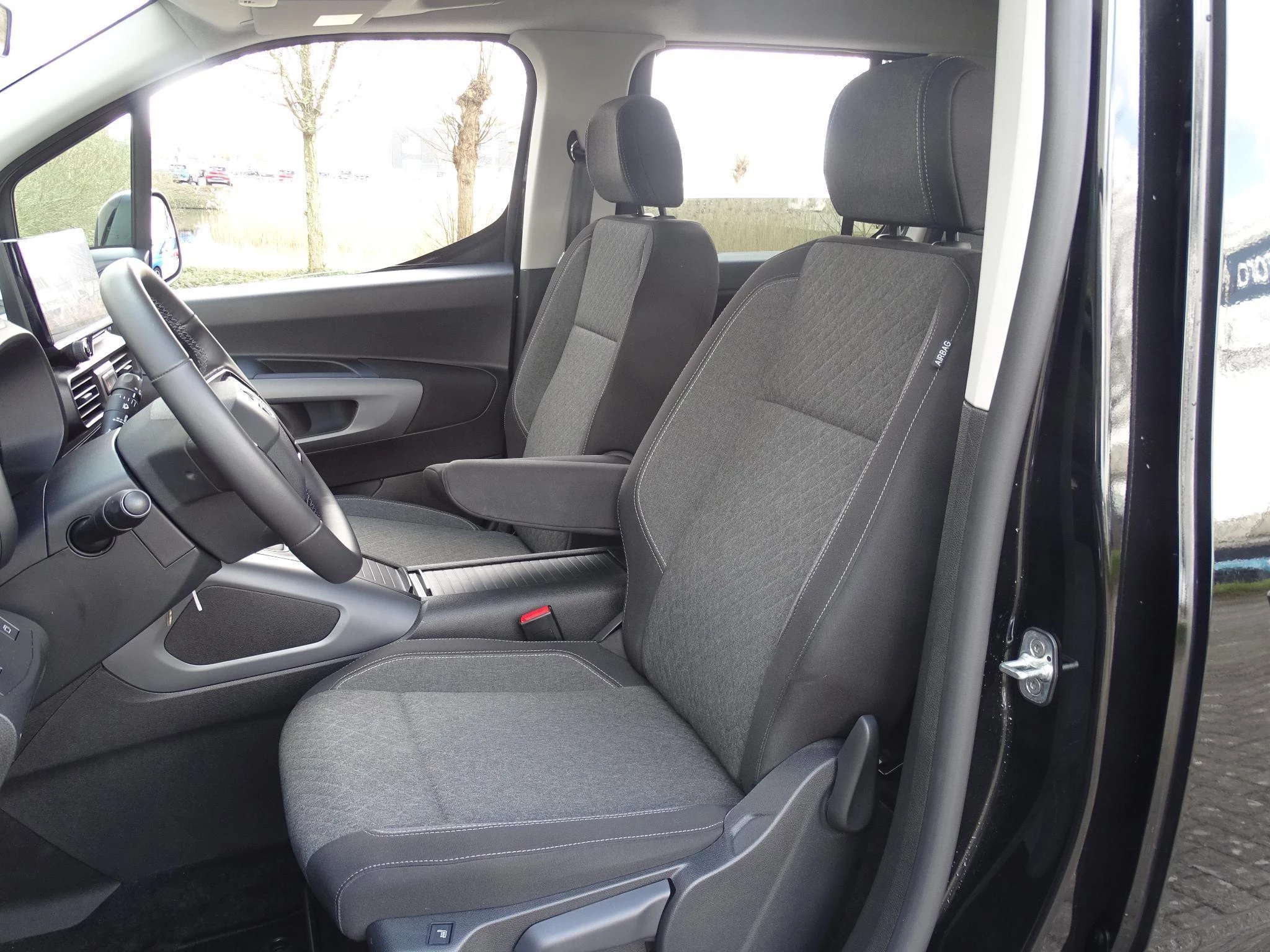 Opel Combo Life 1.2T Edition+gps+camera+park pilot achteraan