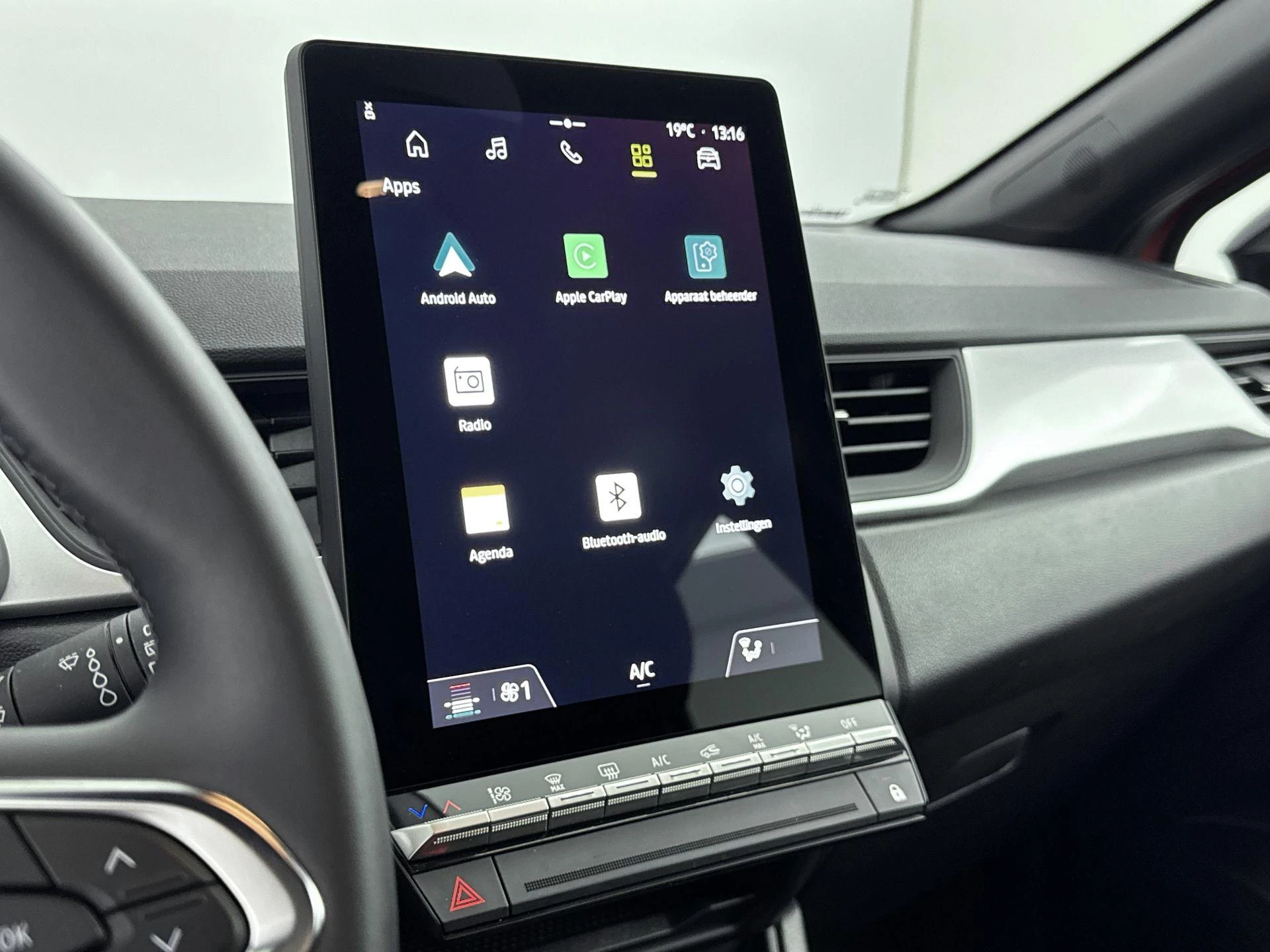 Renault-Captur-image-11