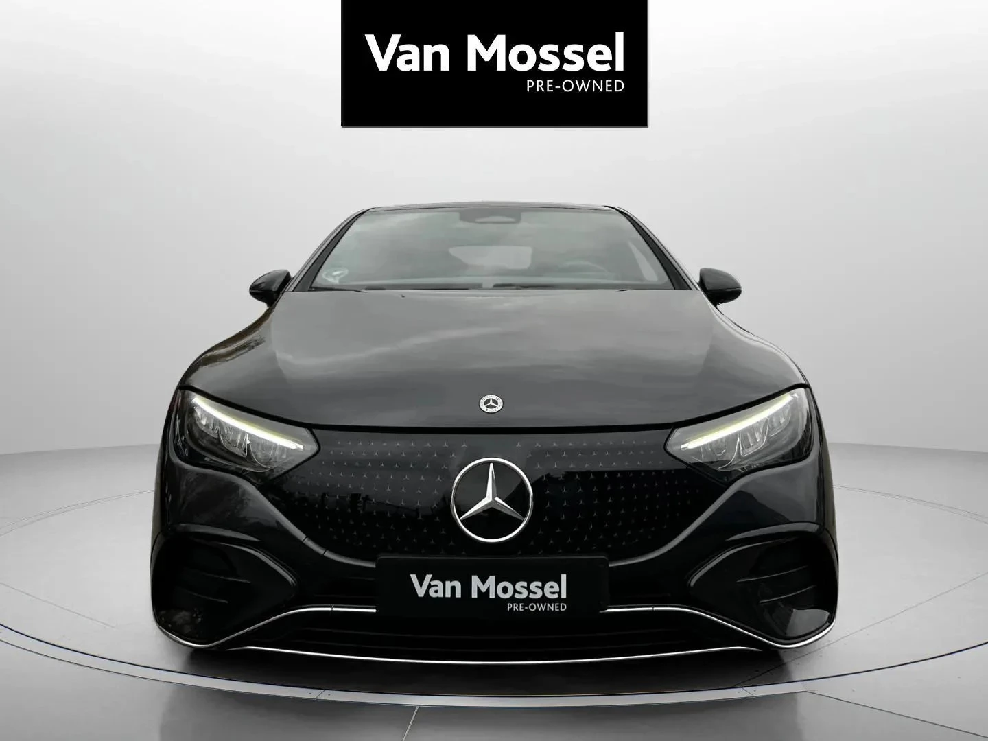 Mercedes-Benz-EQE-image-1