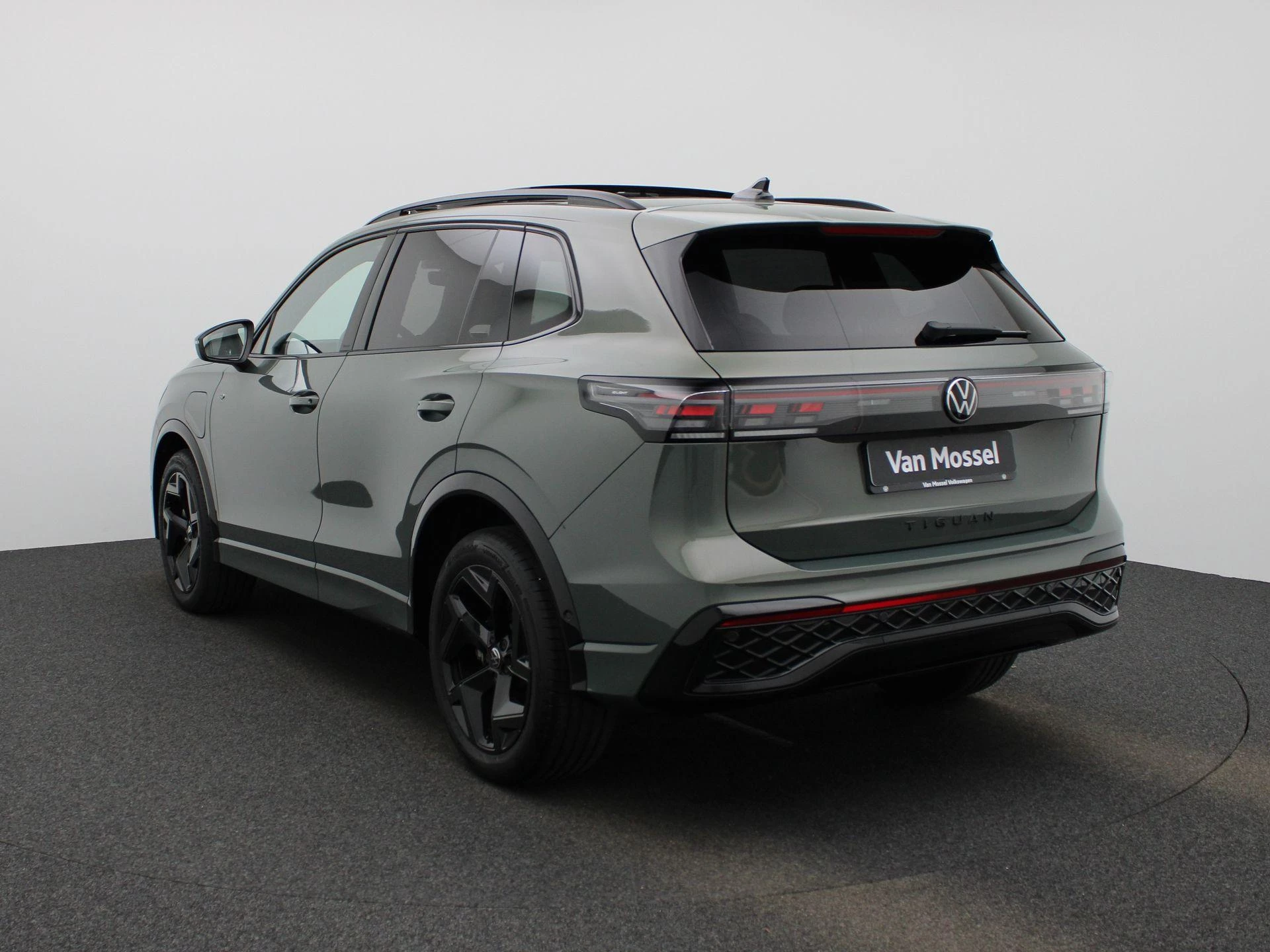 Volkswagen-Tiguan-image-1