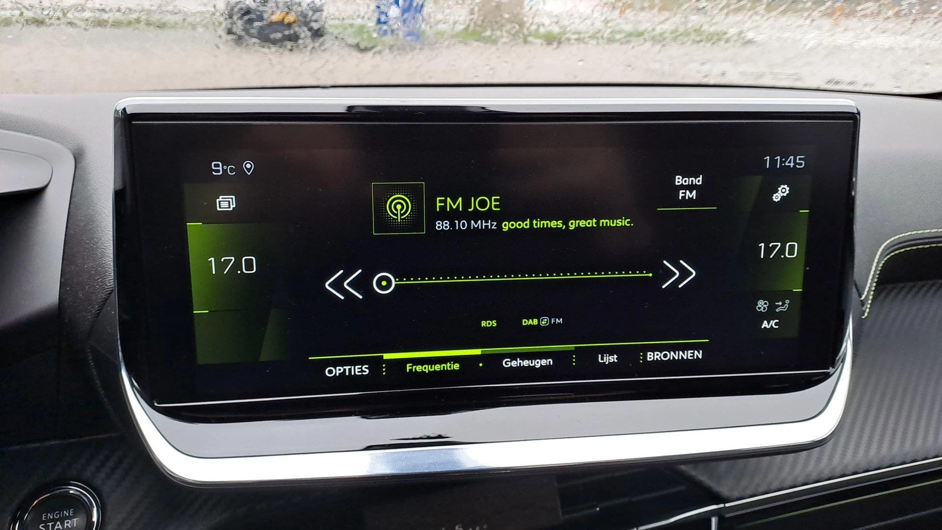 Peugeot-208-image-13