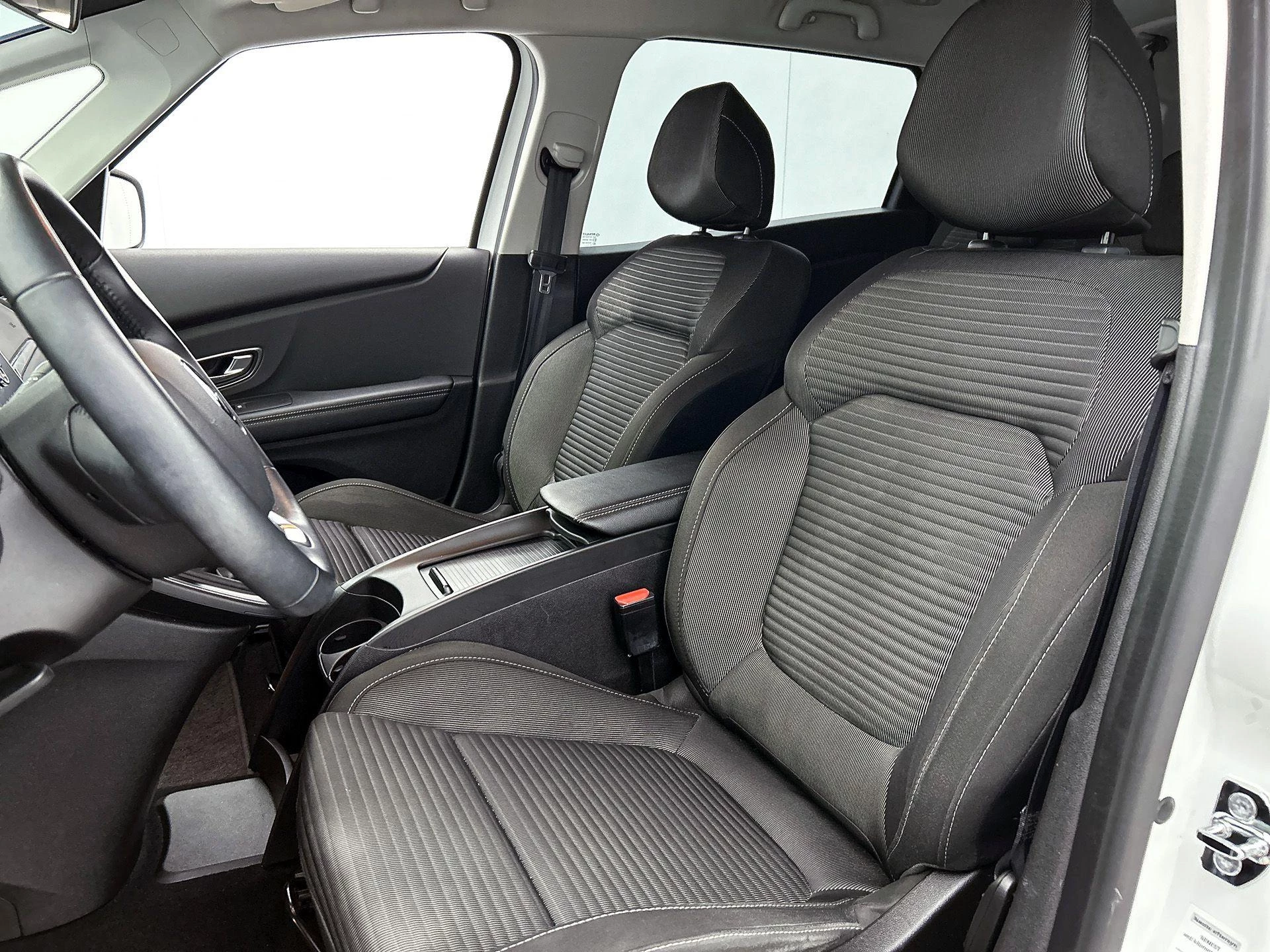 Renault-Grand Scénic-image-37