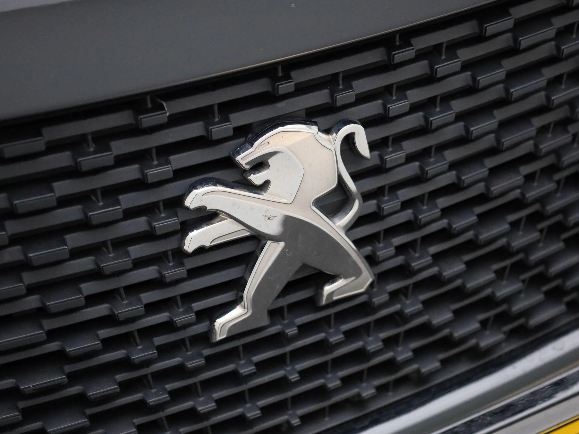 Peugeot e-2008 EV Active 50 kWh
