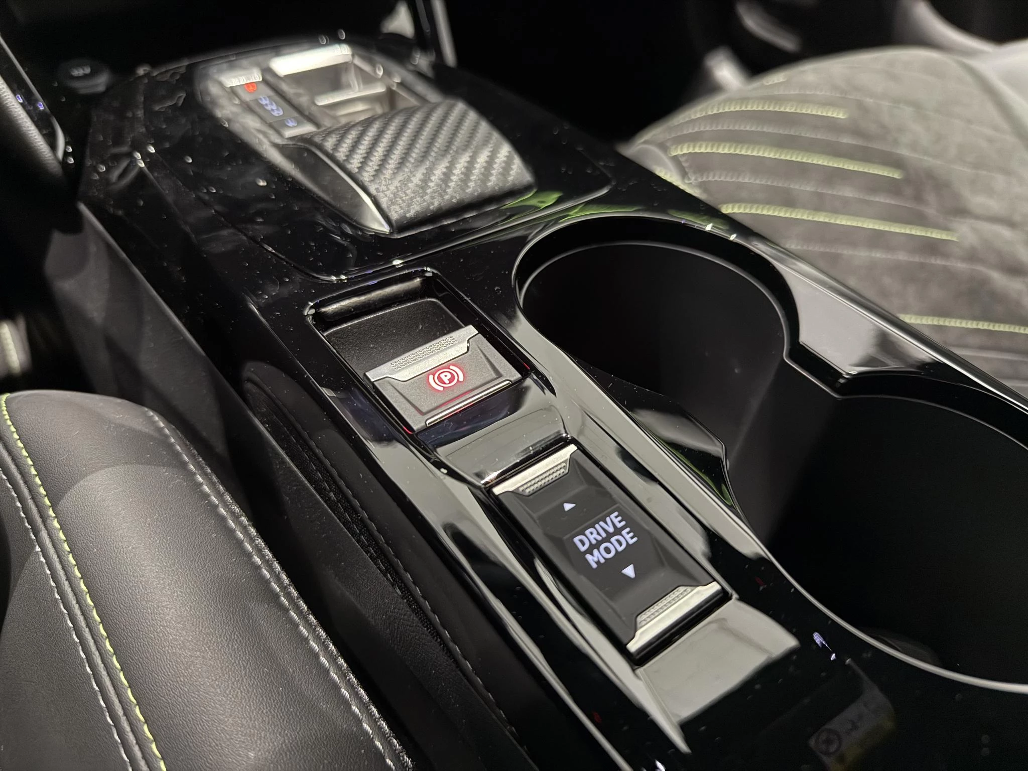 Peugeot-e-208-image-15