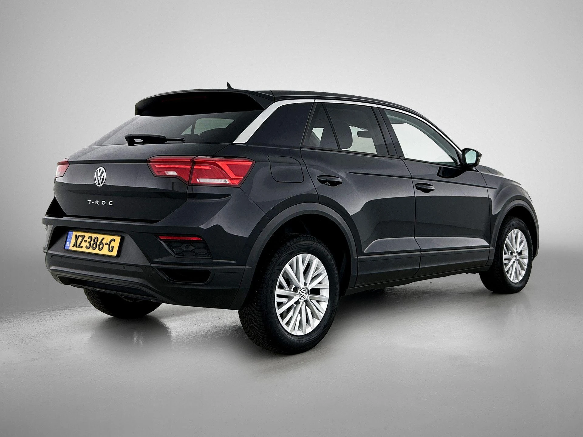 Volkswagen-T-Roc-image-3
