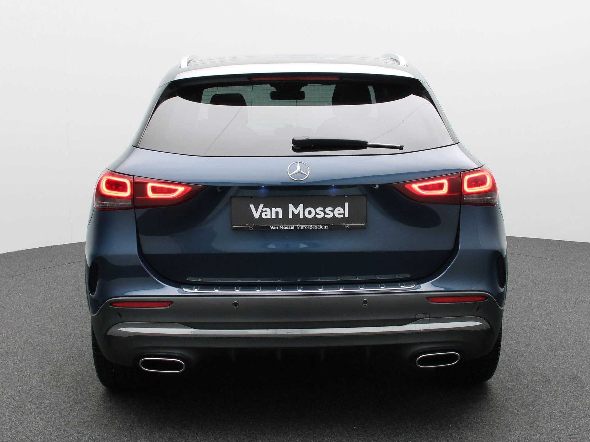 Mercedes-Benz-GLA-image-4