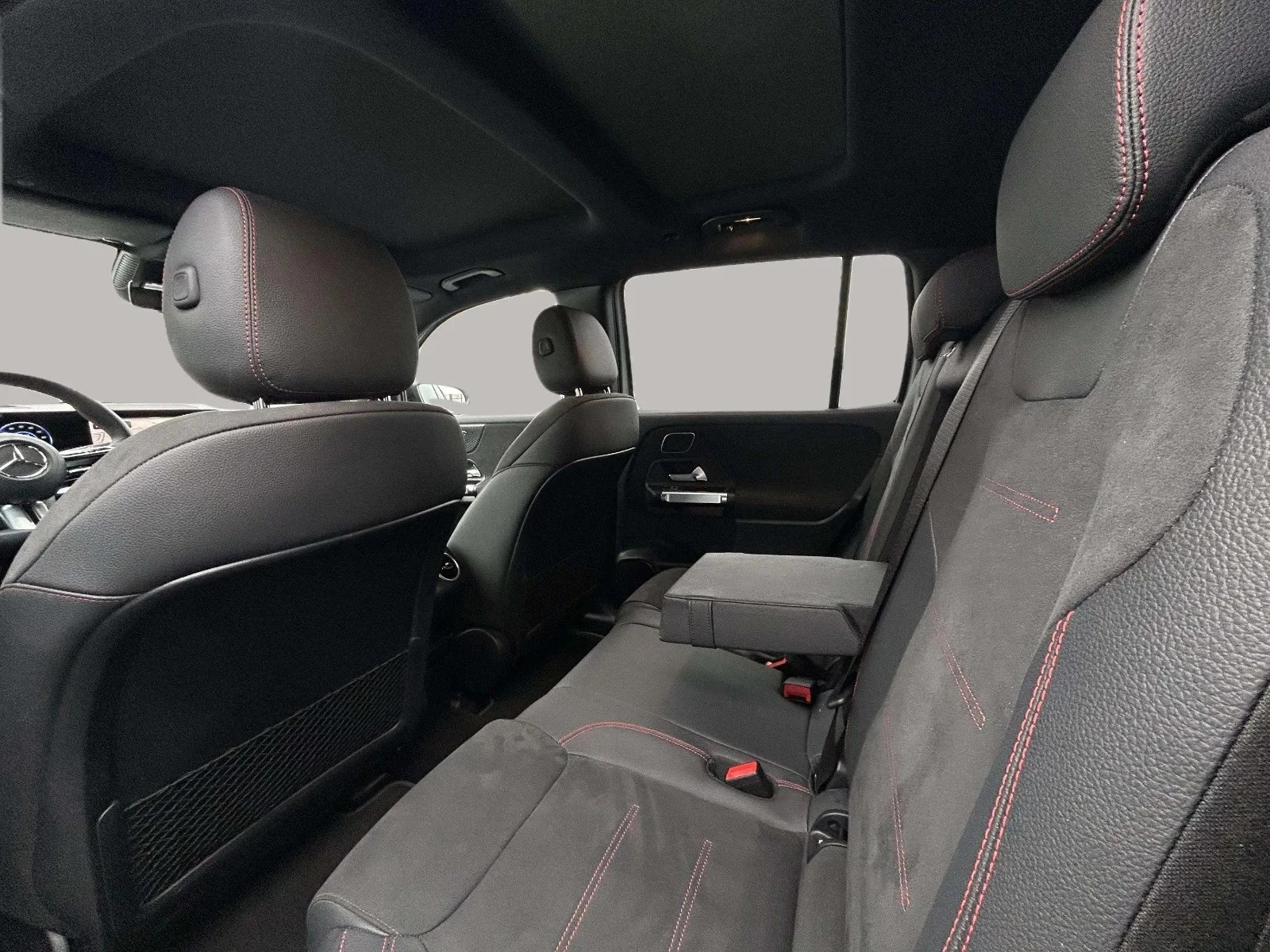 Mercedes-Benz-EQB-image-14