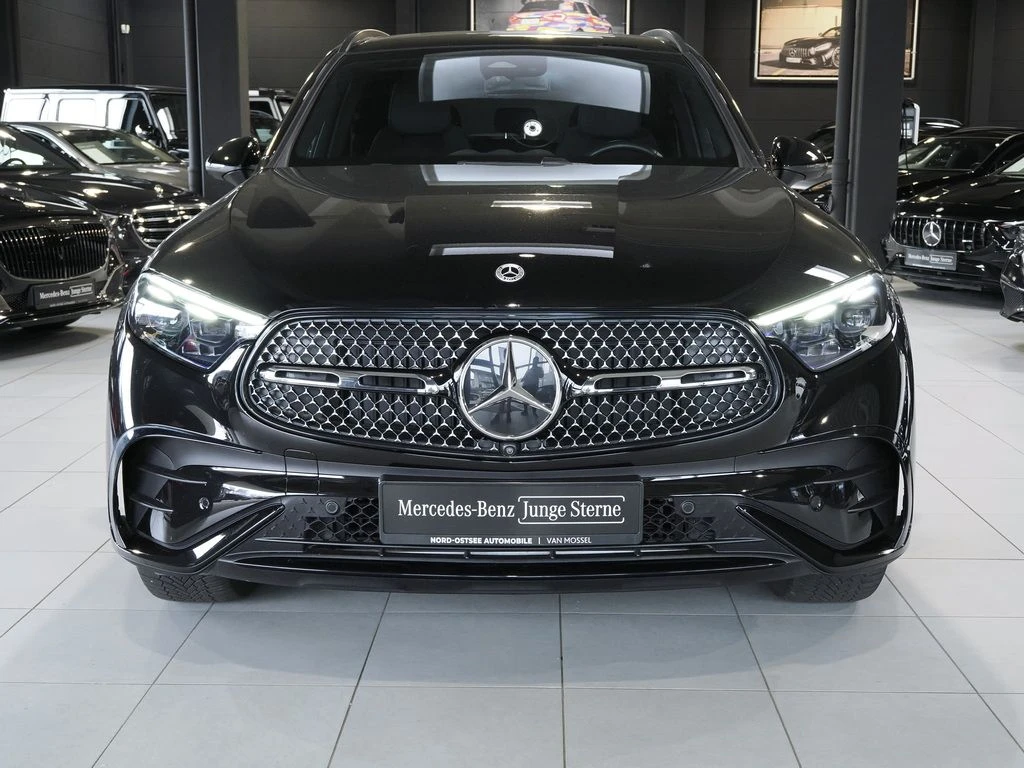 Mercedes-Benz-GLC 220 d-image-3