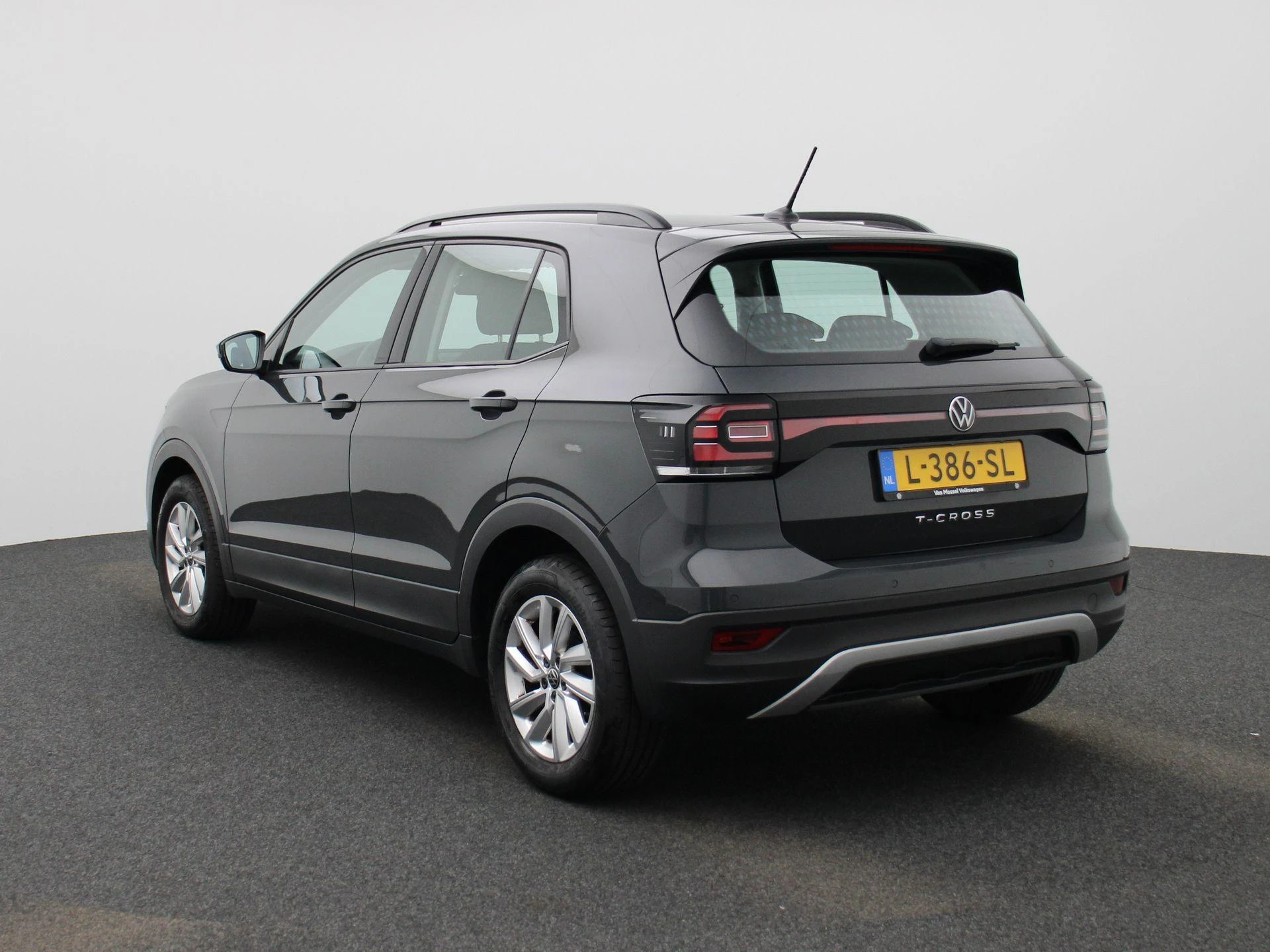 Volkswagen-T-Cross-image-1