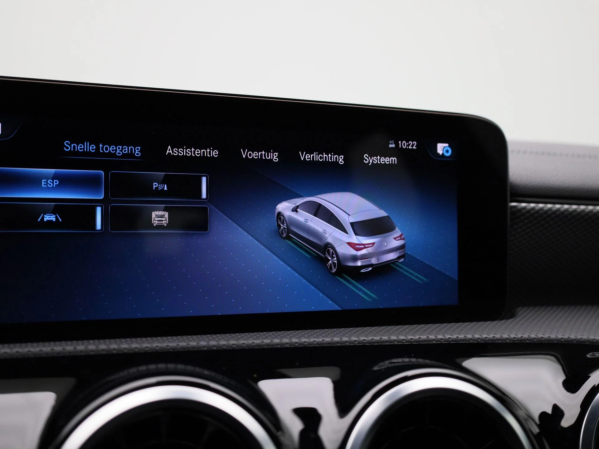 Mercedes-Benz-CLA-image-26