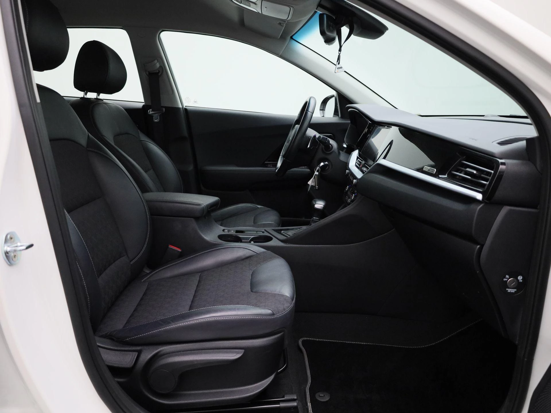 Kia-Niro-image-32
