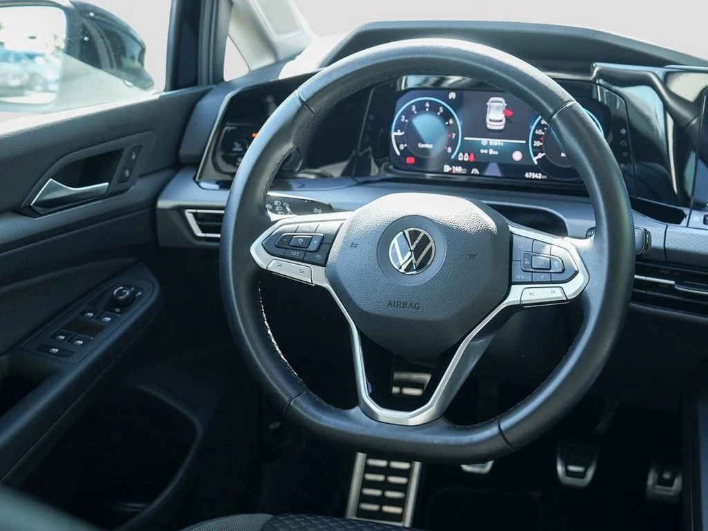 Volkswagen-Golf-image-11
