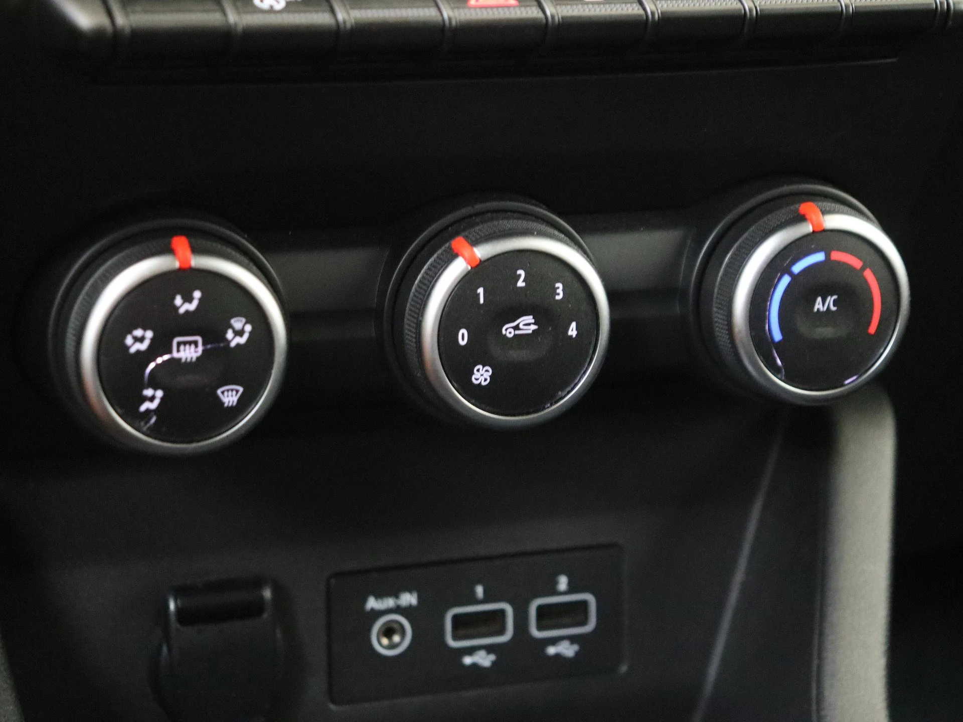 Renault-Clio-image-19