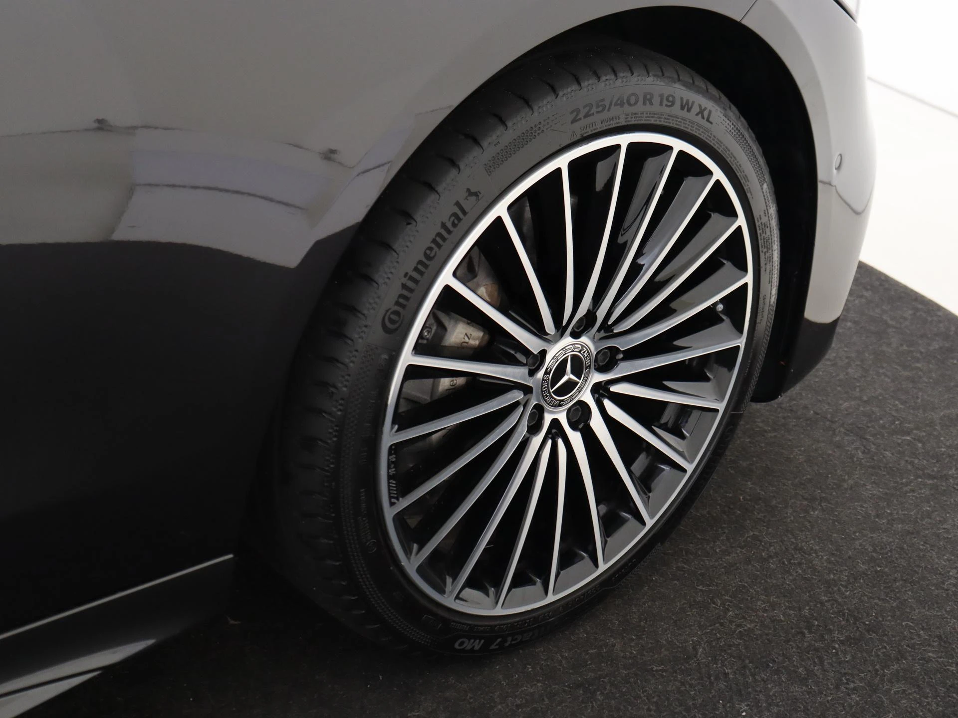 Mercedes-Benz-C-Klasse-image-32