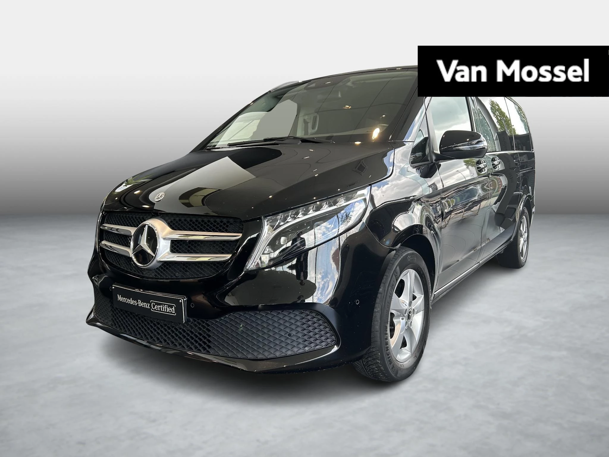 Mercedes-Benz-V-Klasse-image-0