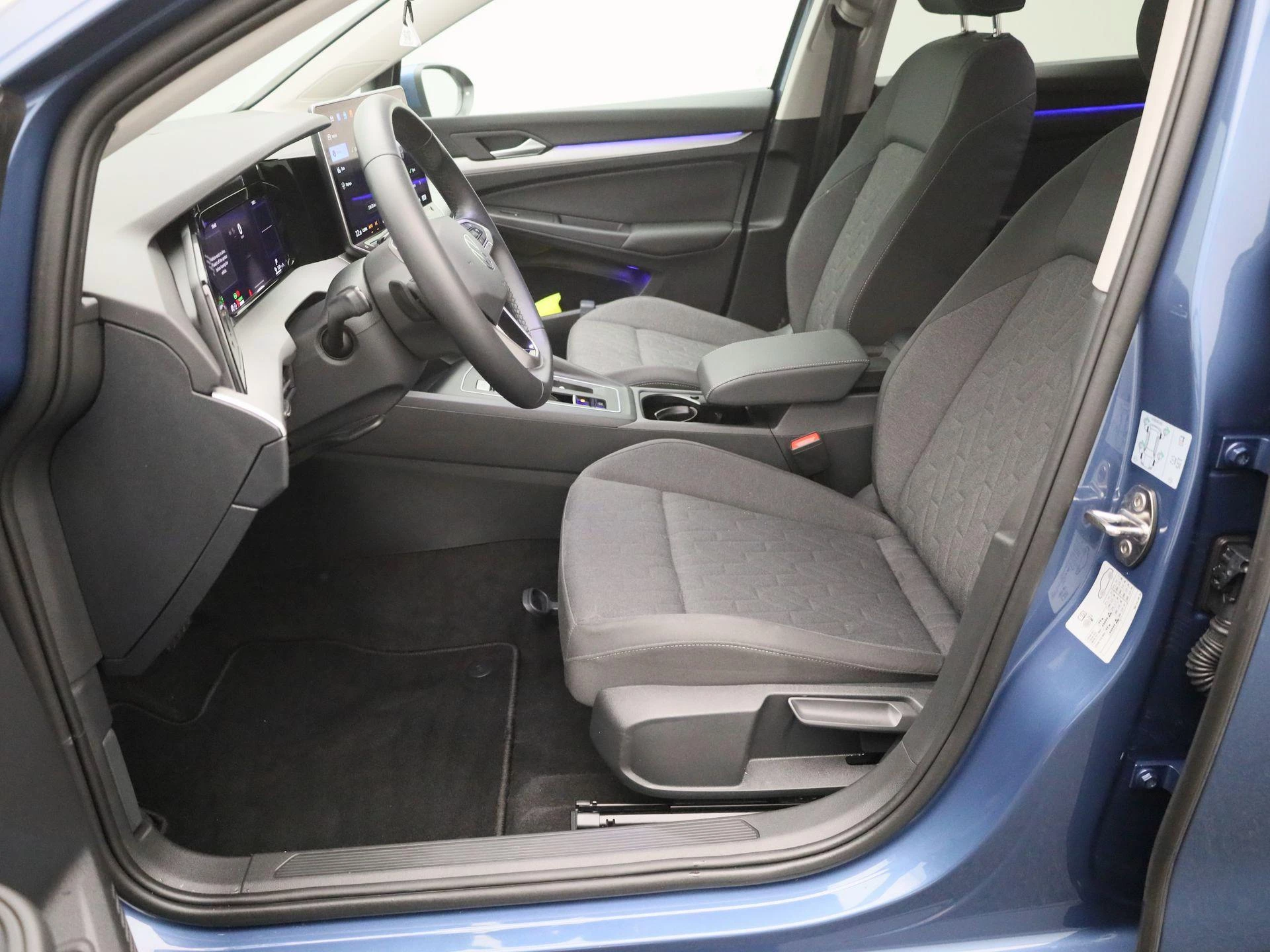 Volkswagen-Golf-image-11