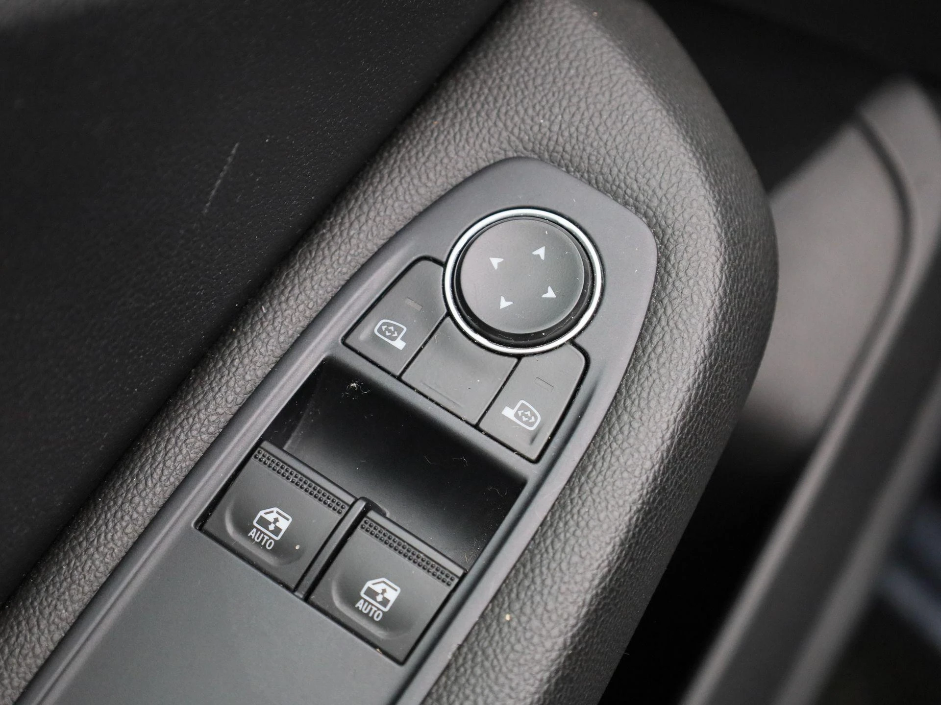 Renault-Clio-image-25