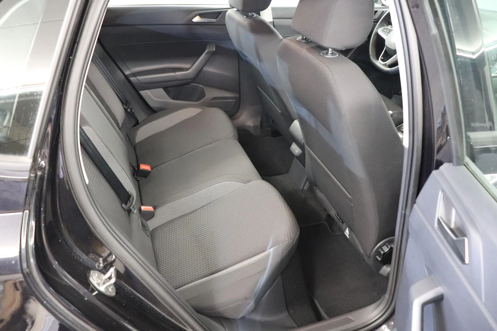 Volkswagen-Polo-image-17