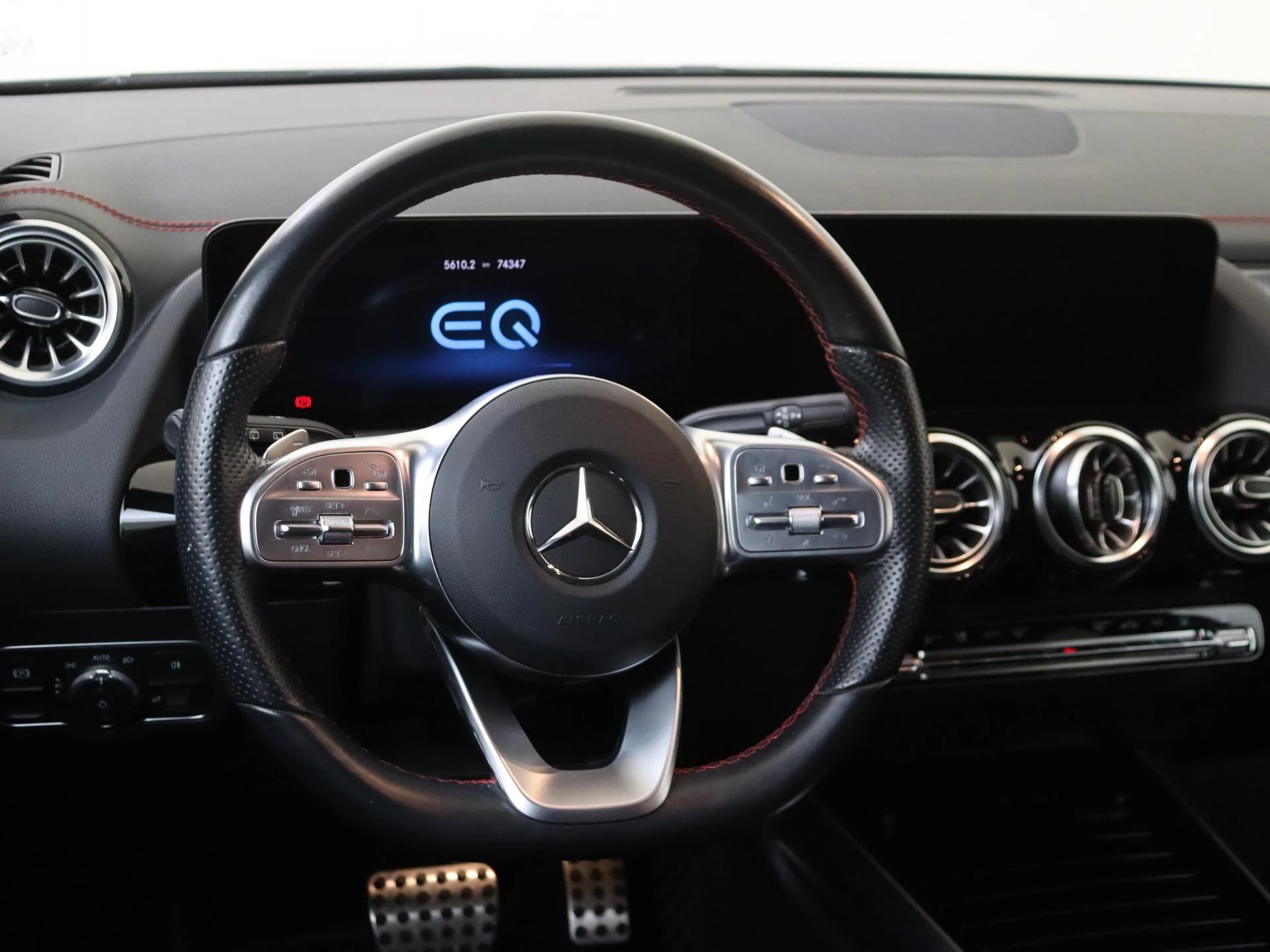 Mercedes-Benz-EQA-image-12