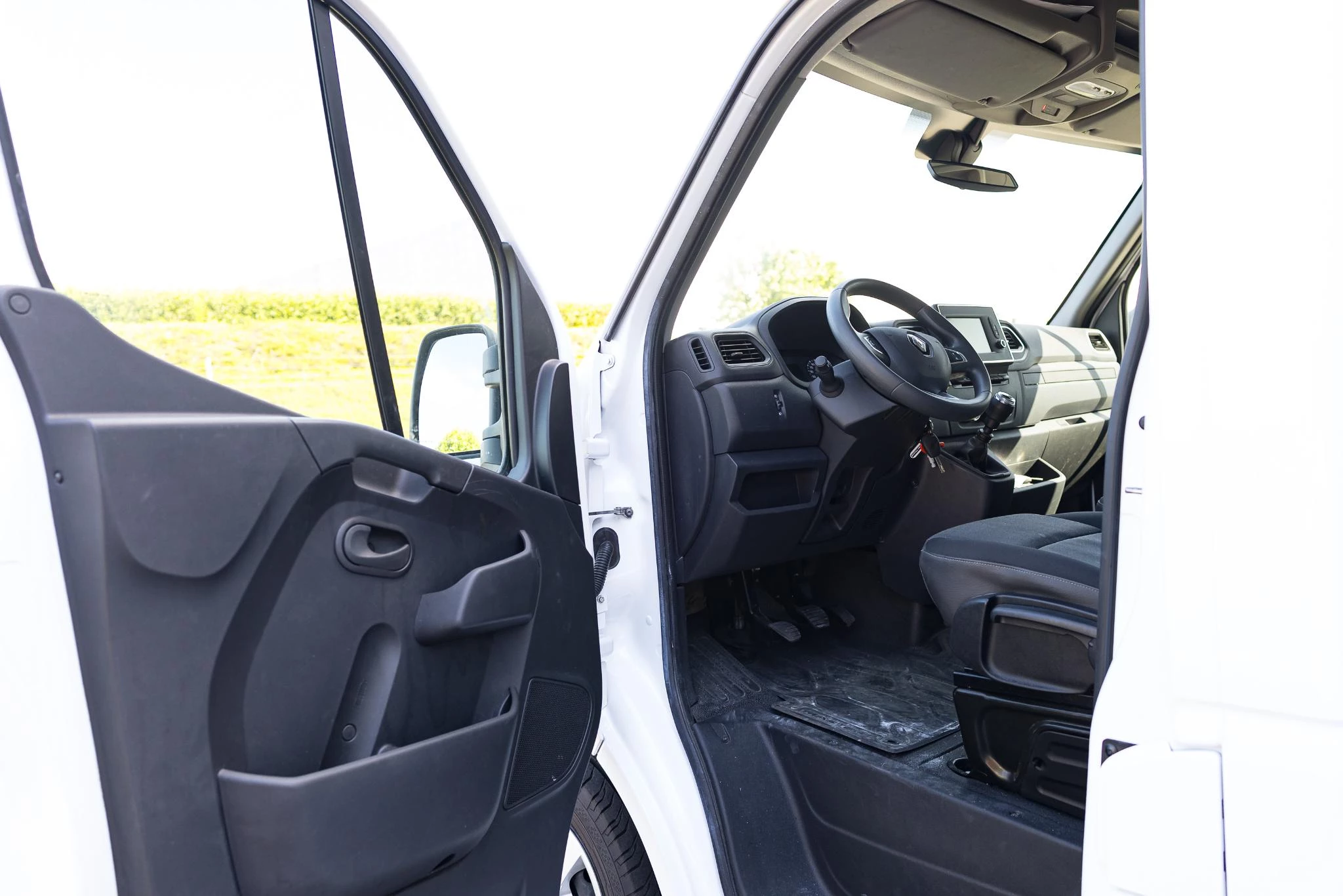 Renault Master Trucks 145.35 CC Meubelbak