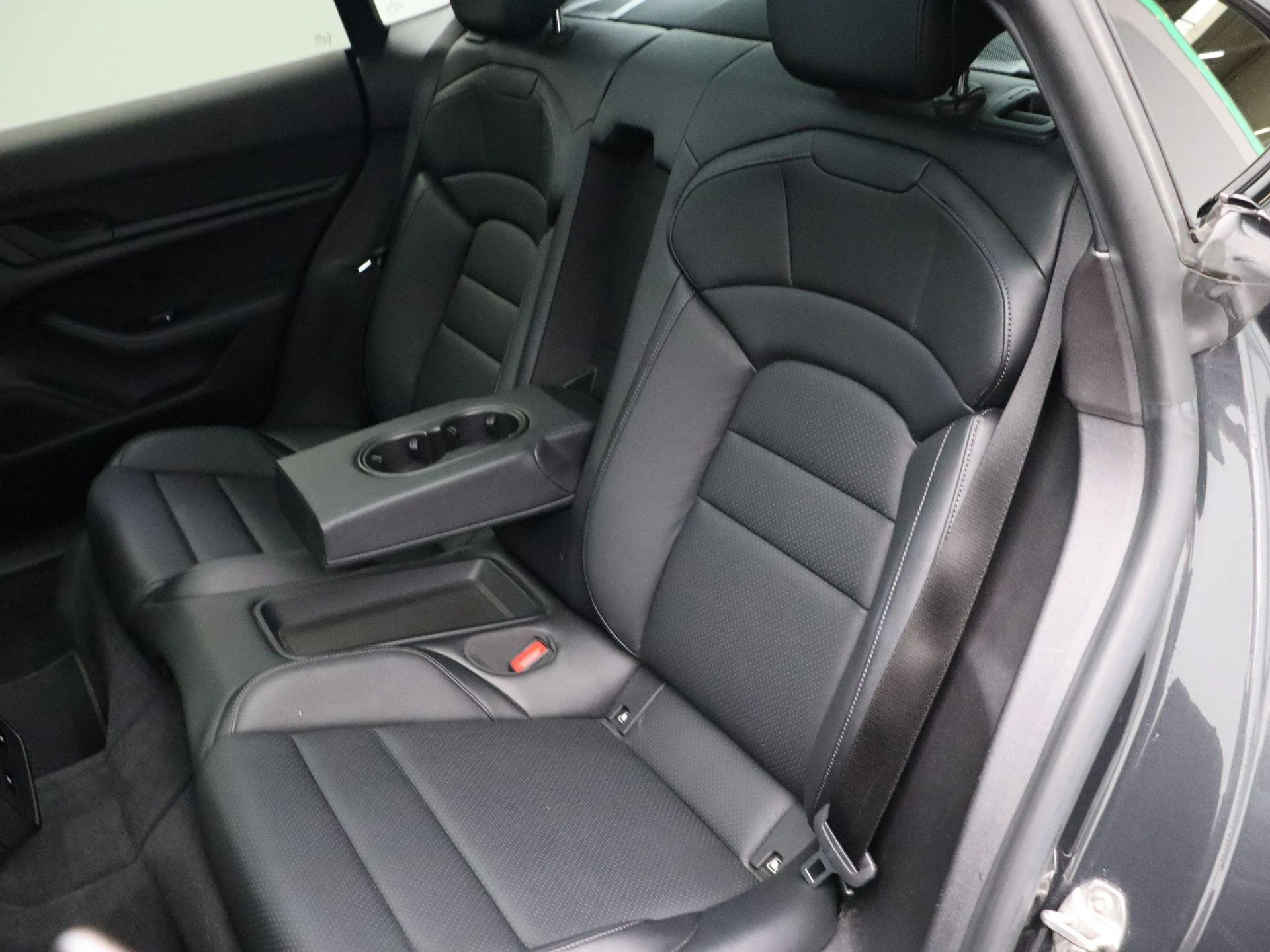 Porsche-Taycan-image-25