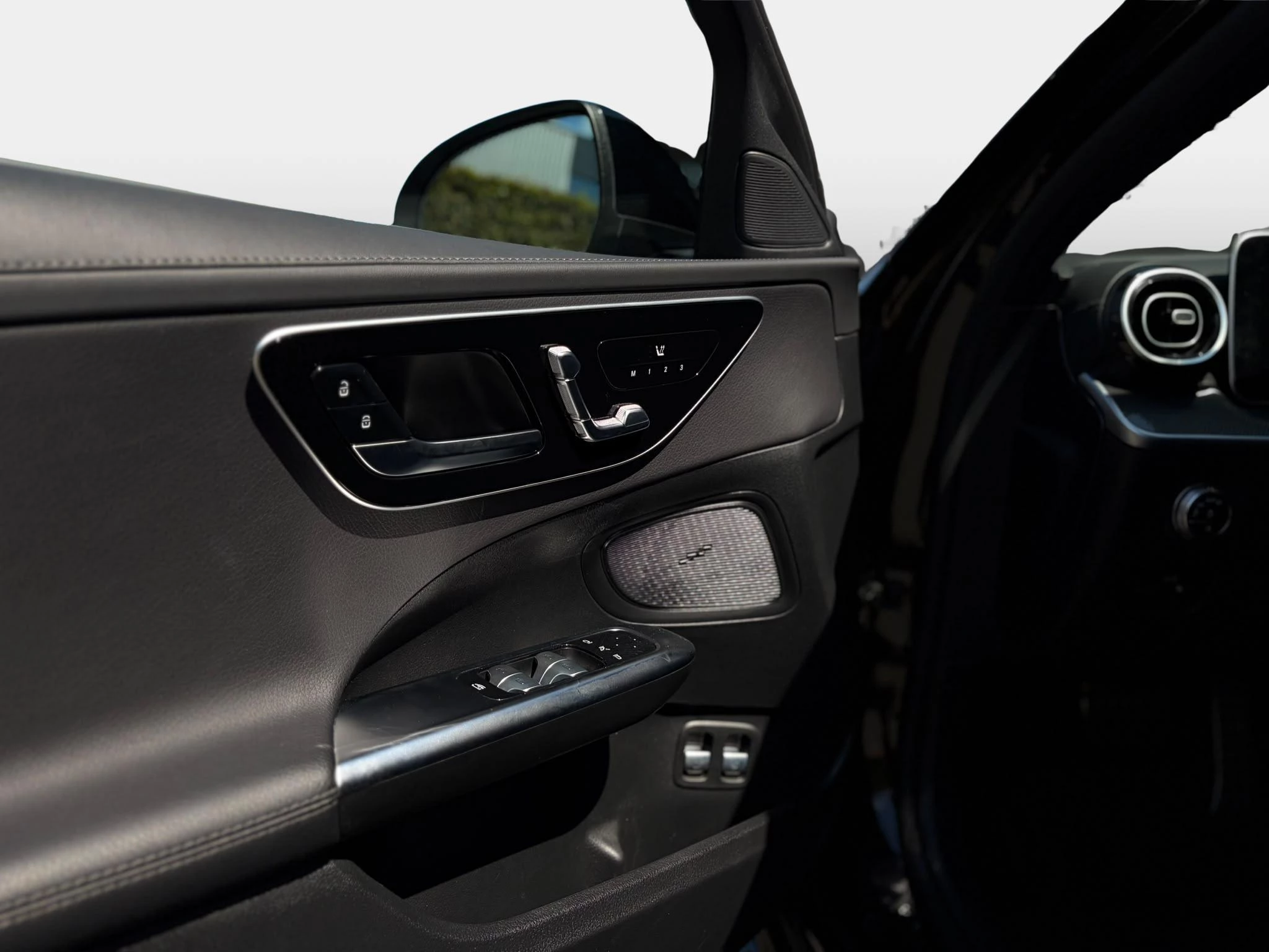 Mercedes-Benz C-Klasse 300 e AMG Line + CARPLAY + LED + CAMERA + NIGHTPAKKET +