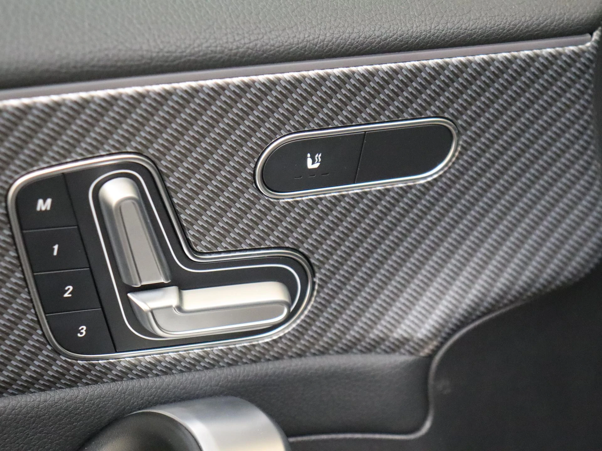 Mercedes-Benz-A-Klasse-image-25