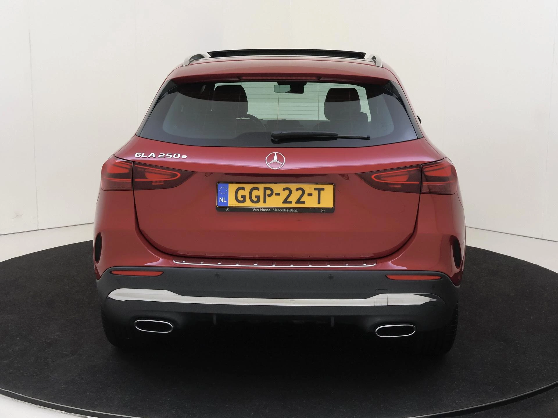 Mercedes-Benz-GLA-image-6