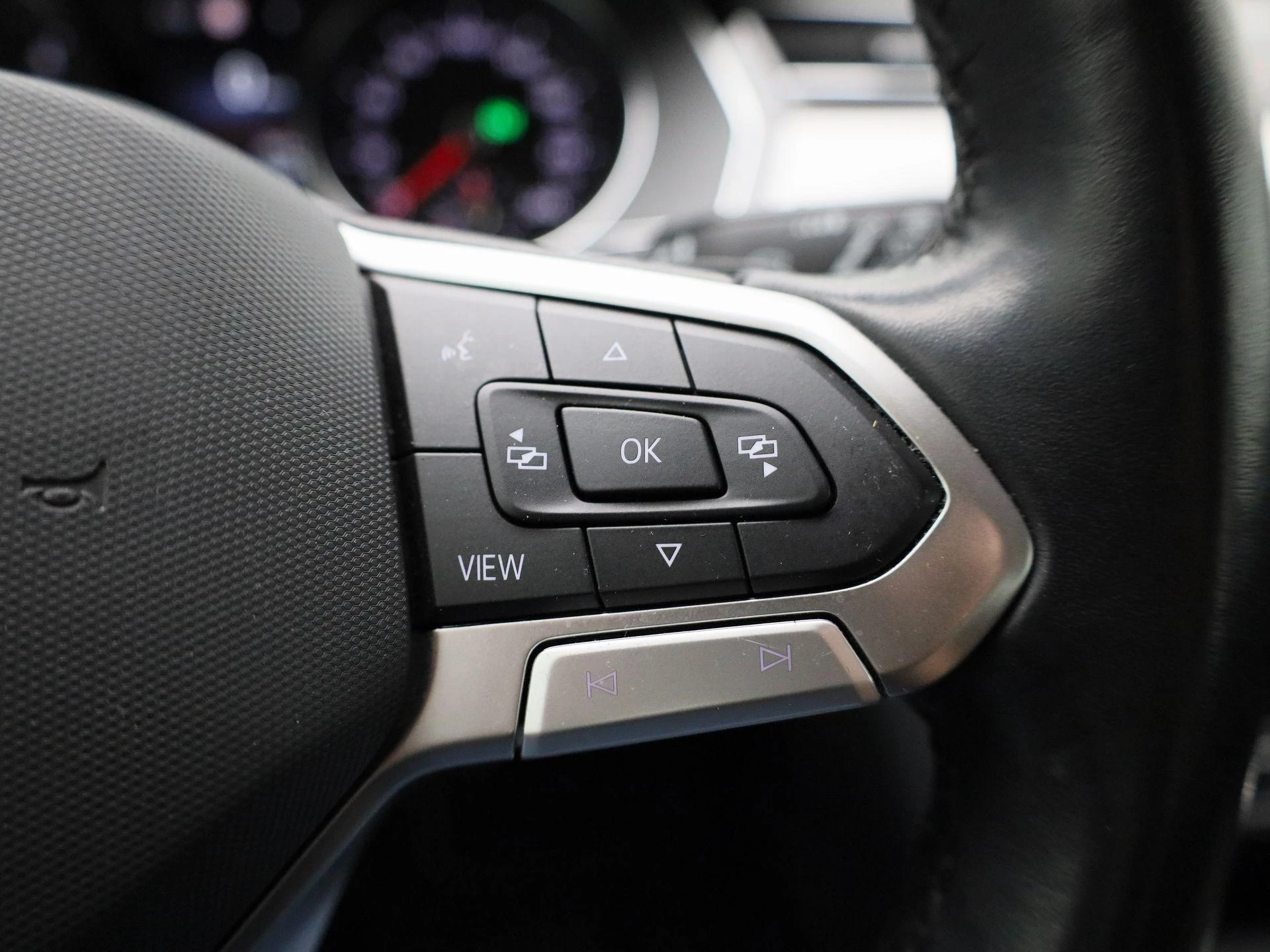 Volkswagen-Passat-image-16
