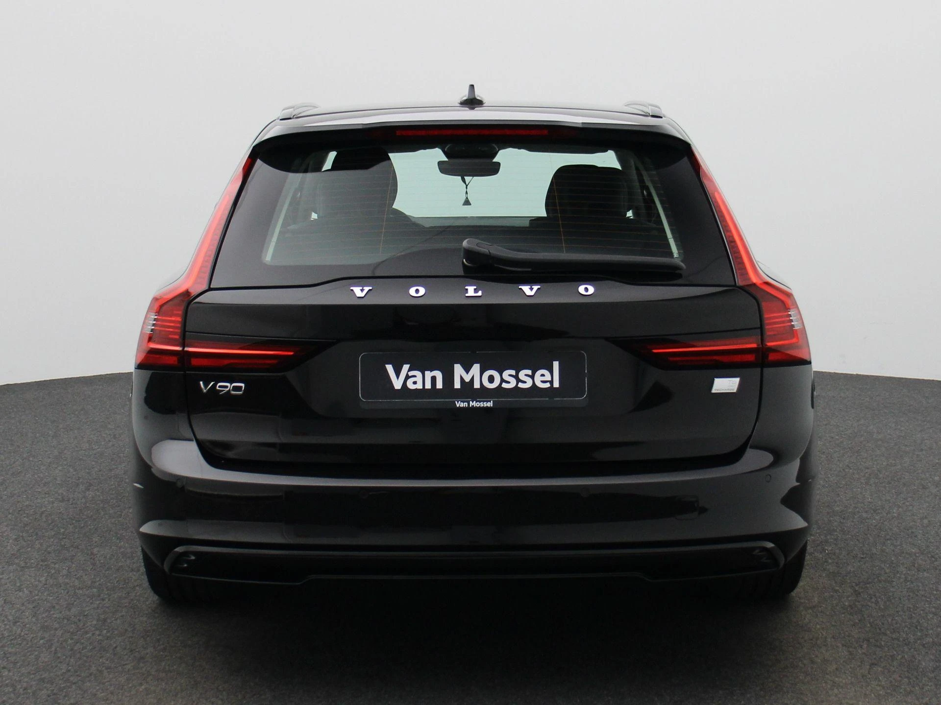 Volvo-V90-image-4