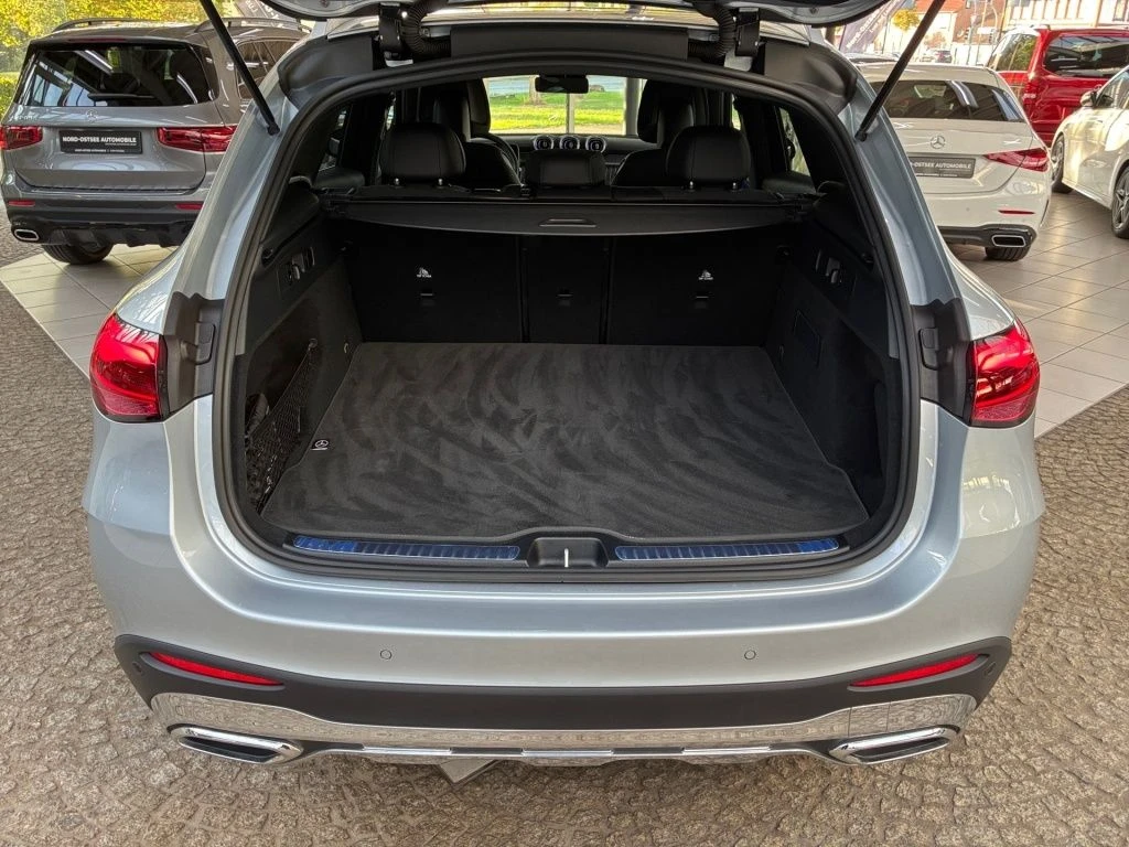 Mercedes-Benz-GLC 220 d-image-13