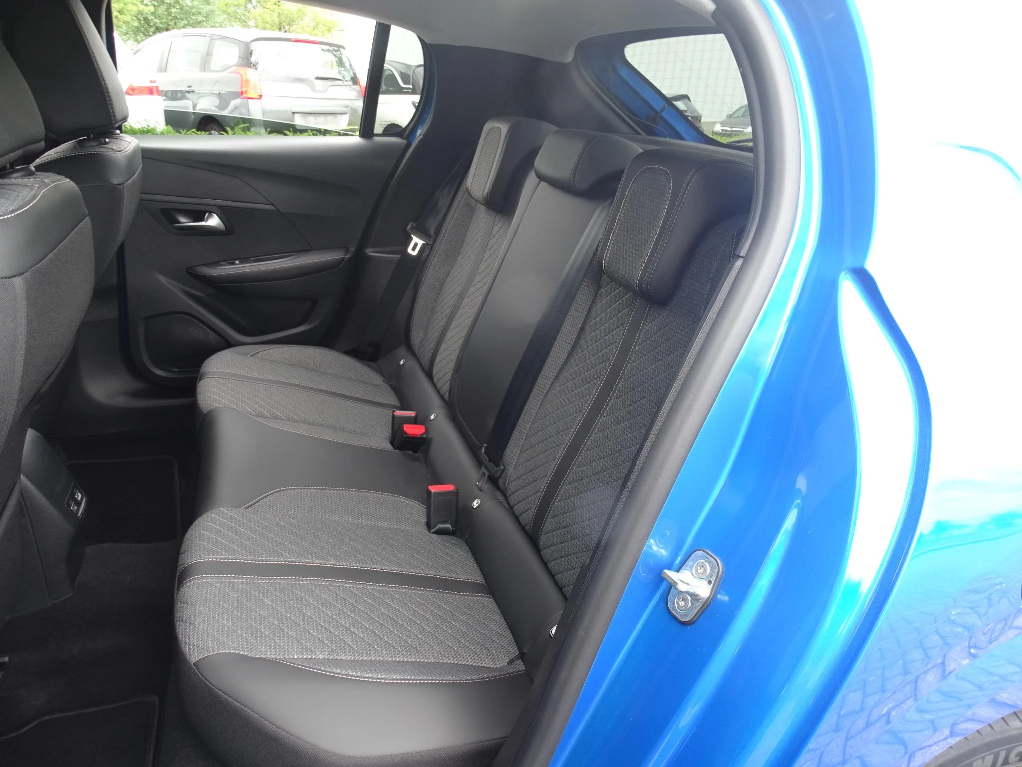 Peugeot 208 1.2 HYBRID 136 e-DSC6 Allure