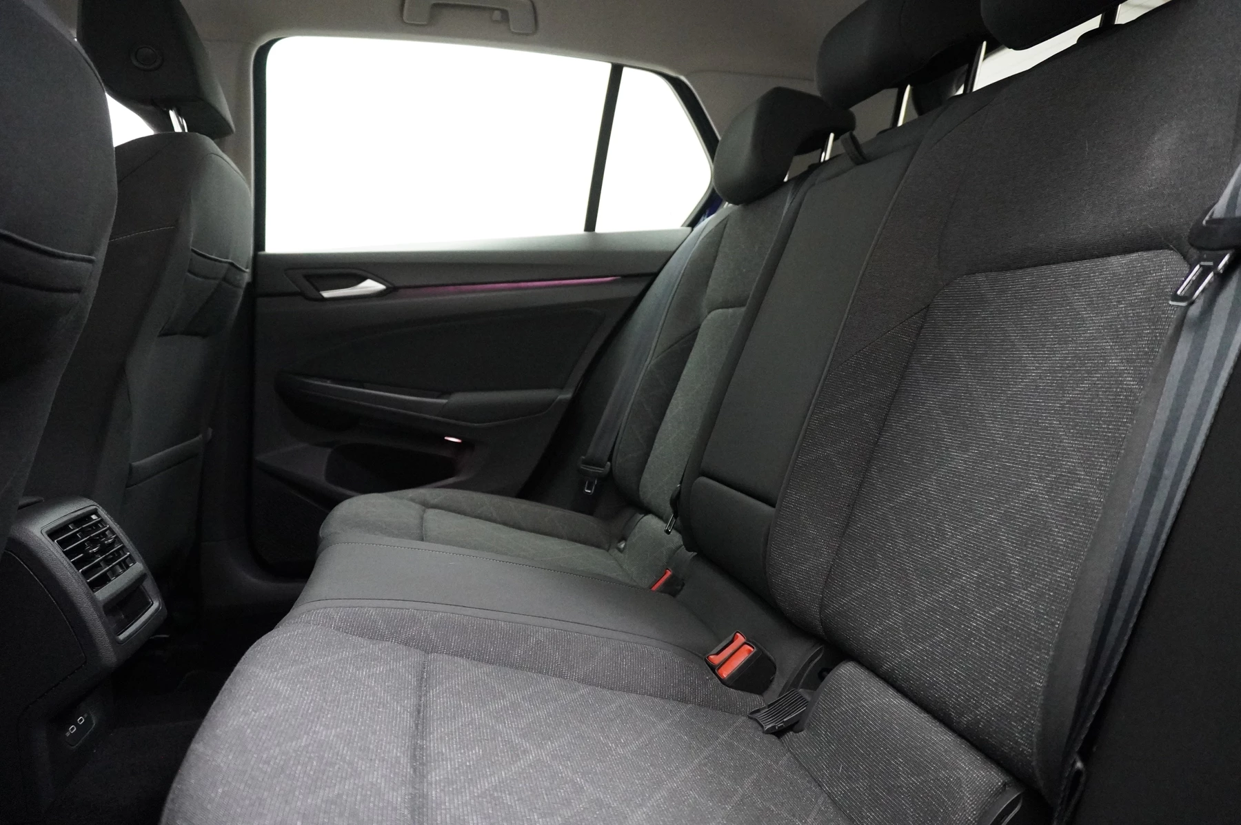 Volkswagen-Golf-image-11