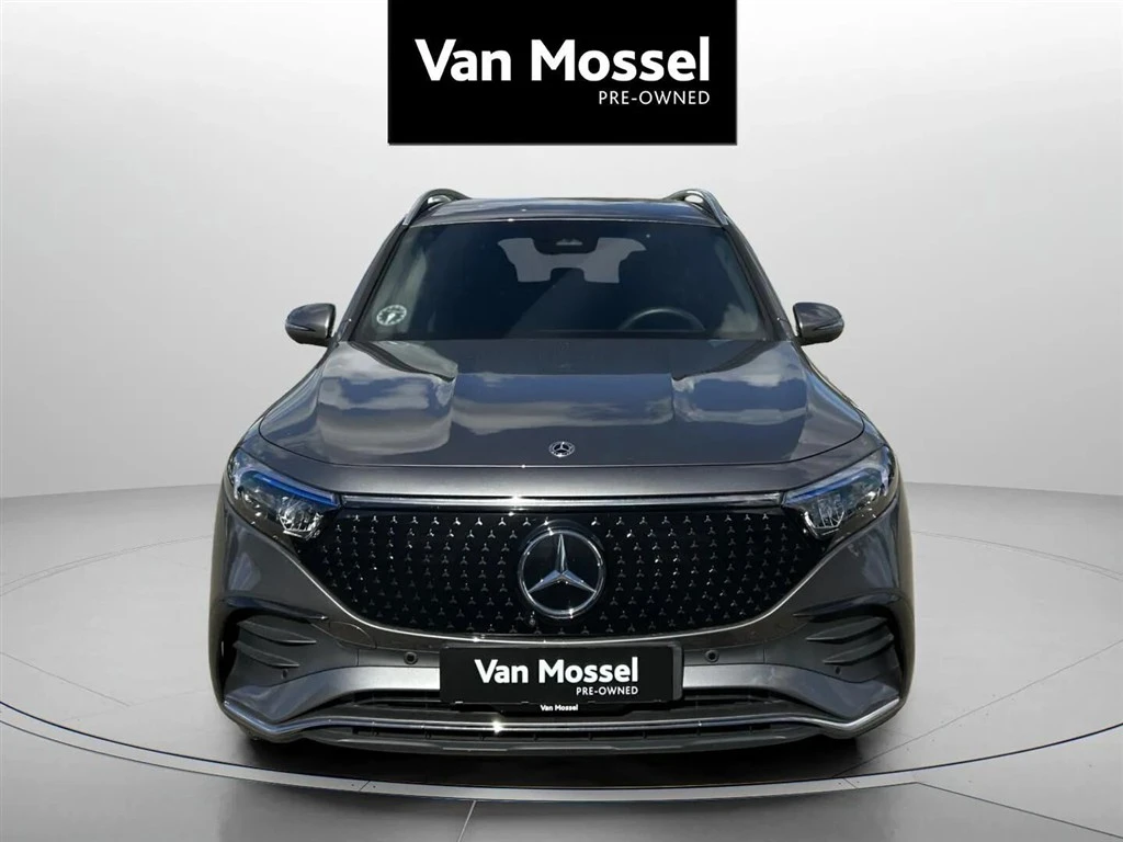 Mercedes-Benz-EQB-image-1