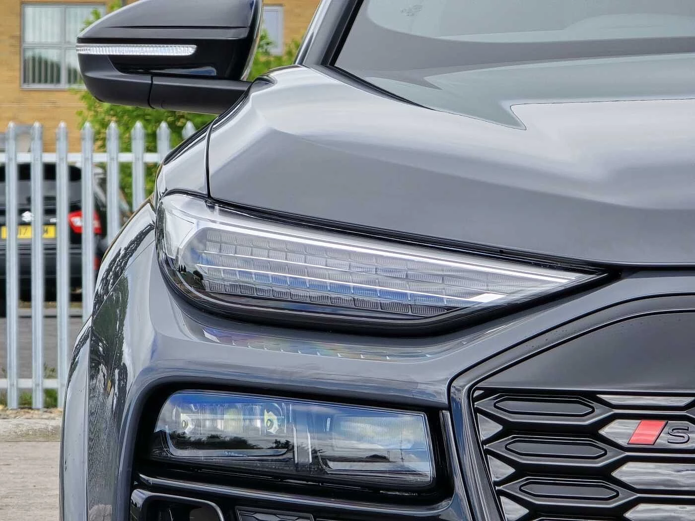 Audi-SQ6 e-tron-image-12