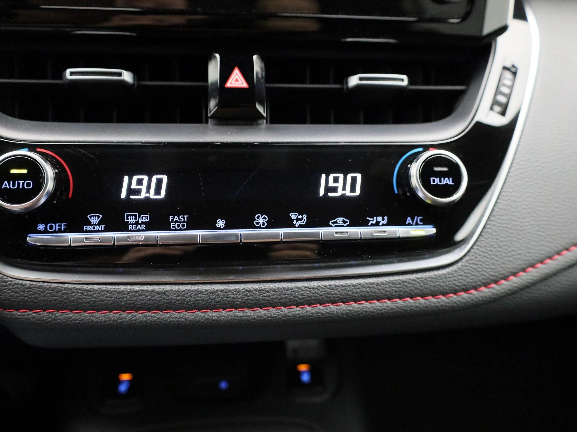 Toyota-Corolla Touring Sports-image-24