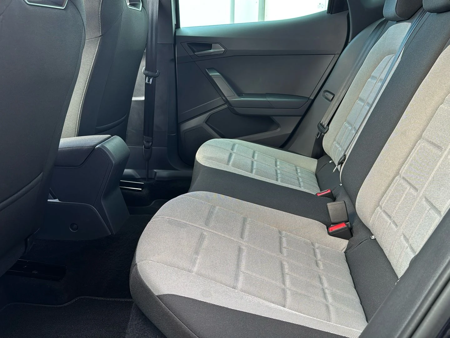 SEAT-Arona-image-6
