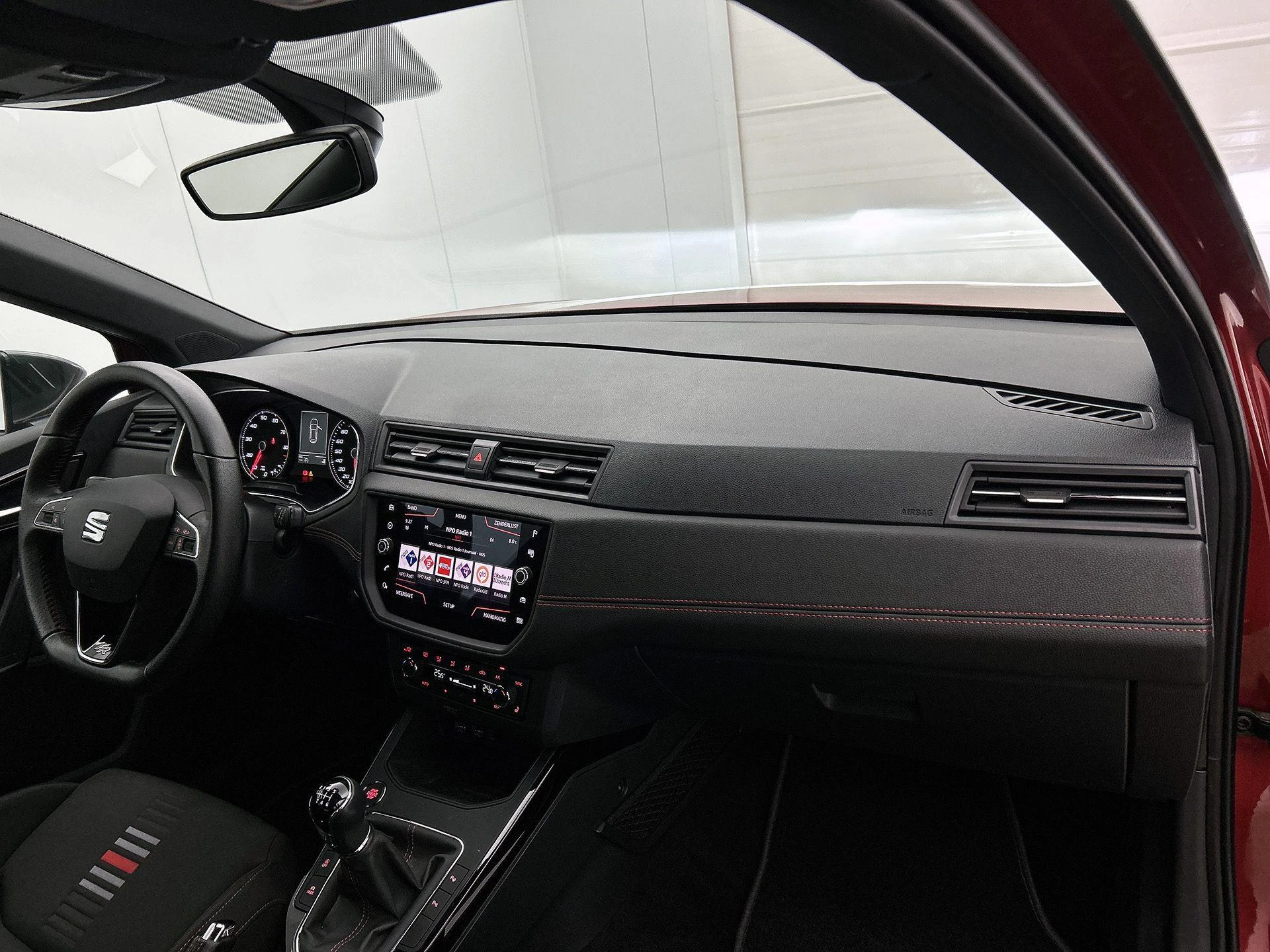 SEAT-Arona-image-11