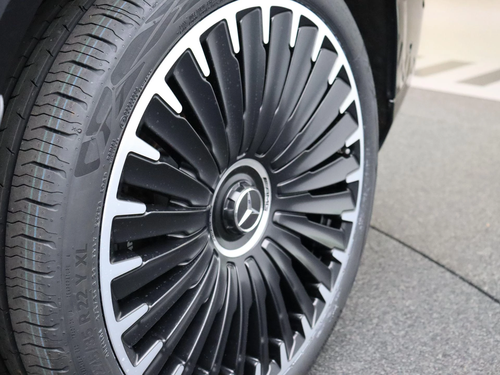 Mercedes-Benz-EQE-image-9